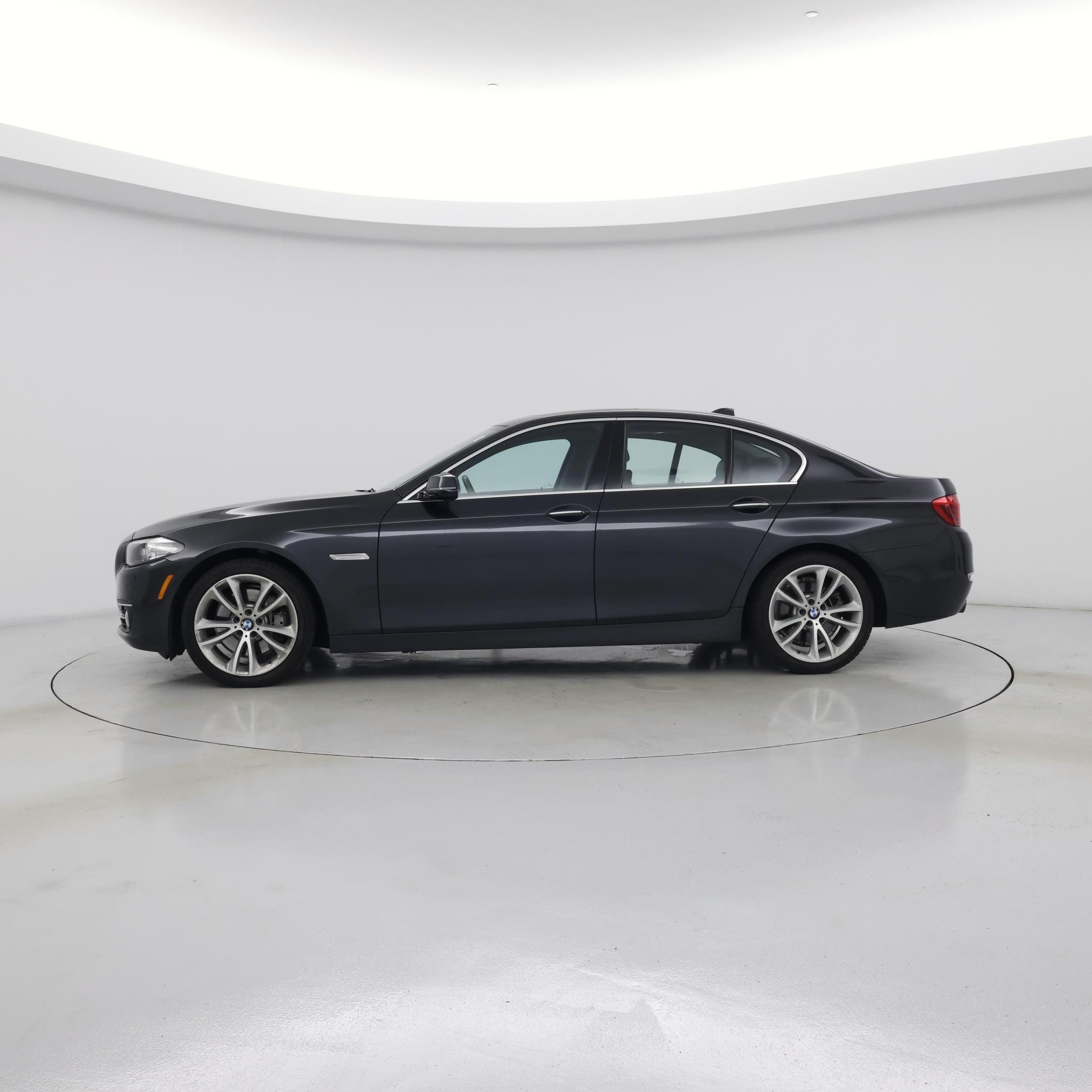Thumbnail: 2015 BMW 5 Series - 3