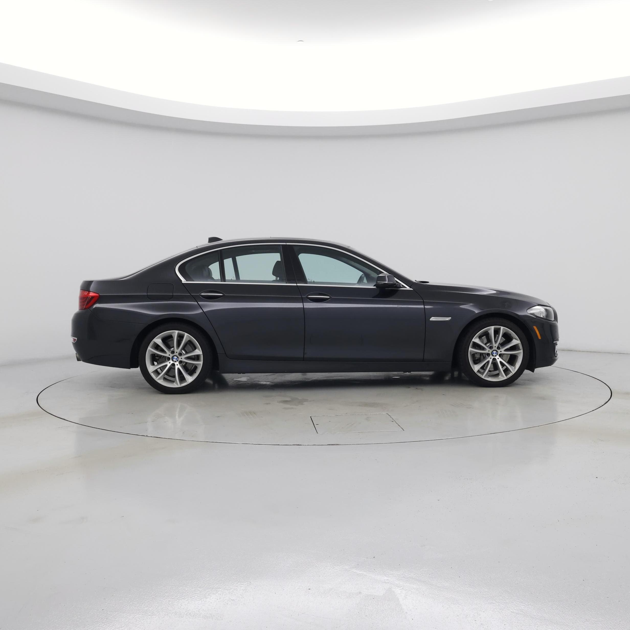 Thumbnail: 2015 BMW 5 Series - 7