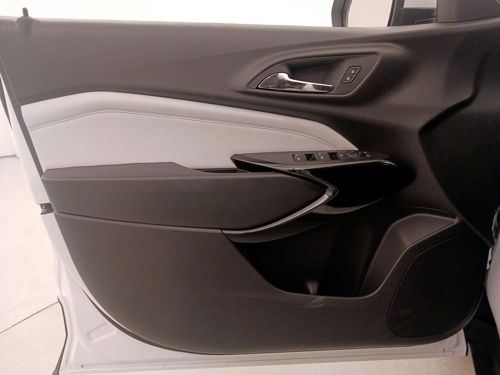 Thumbnail: 2026 Chevrolet Trax - 12