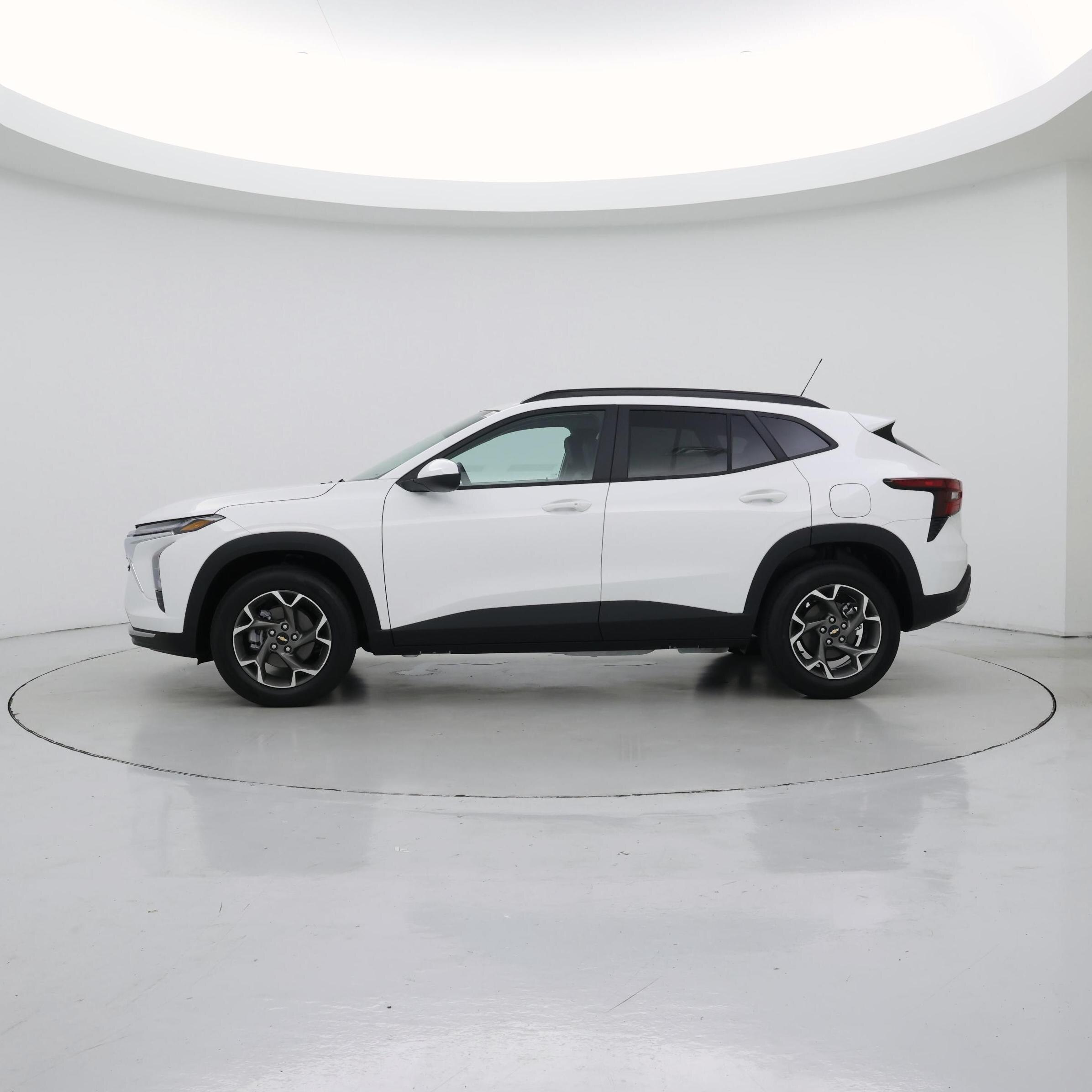 Thumbnail: 2026 Chevrolet Trax - 3