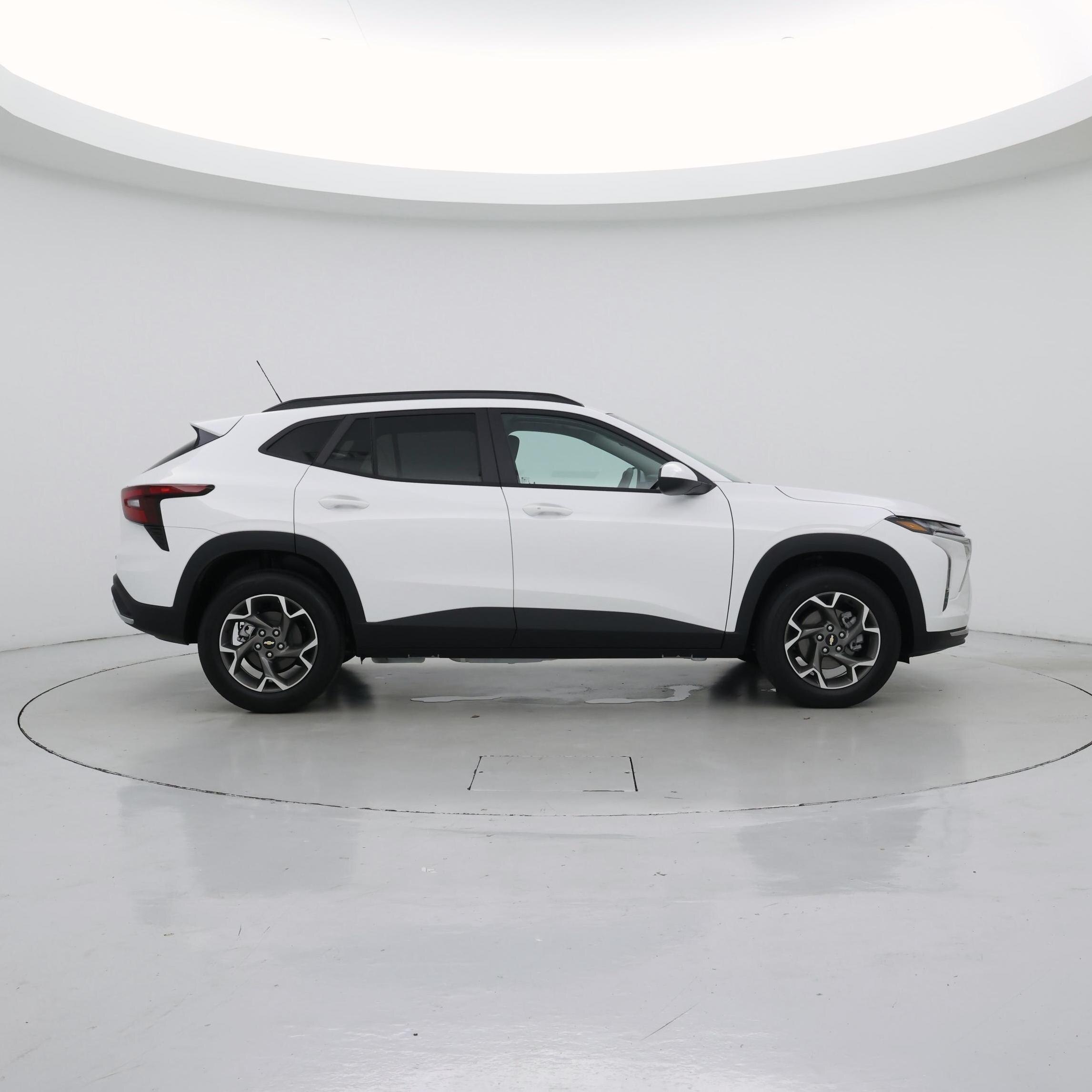 Thumbnail: 2026 Chevrolet Trax - 7