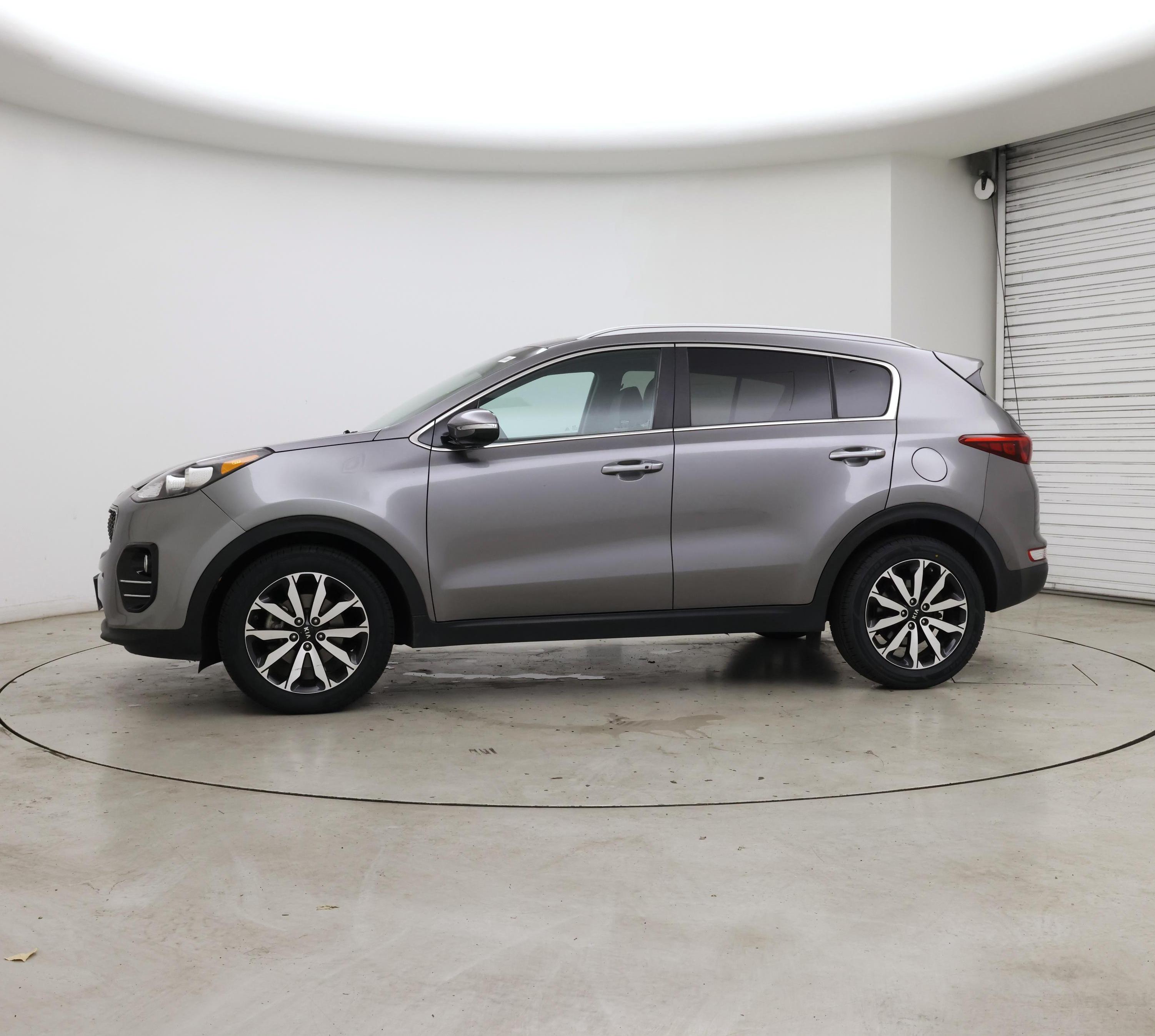 Thumbnail: 2019 Kia Sportage - 3