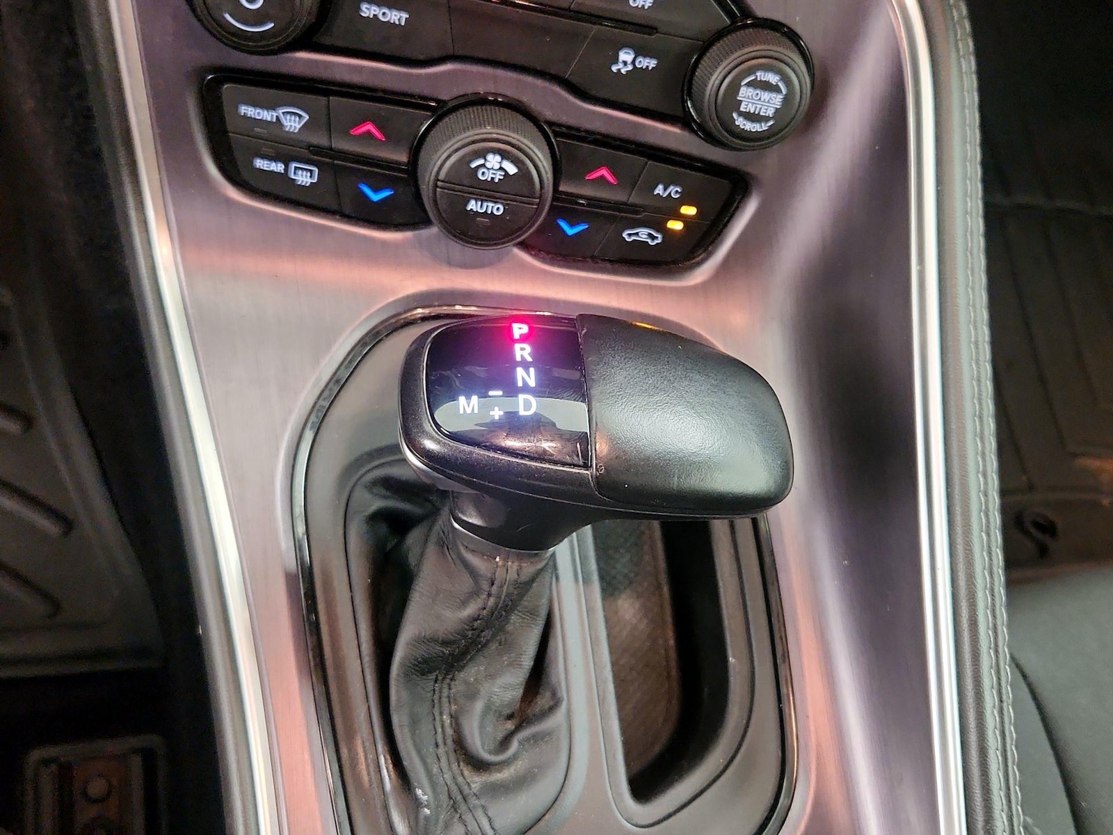 2018 Dodge Challenger SXT - Photo 18