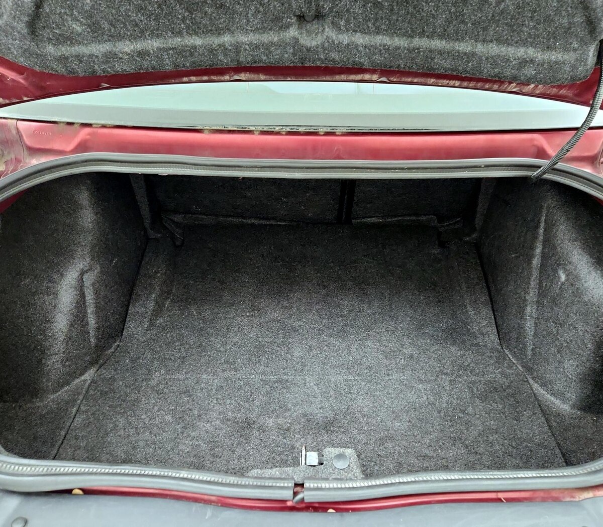 Trunk/Cargo (Seats Up)