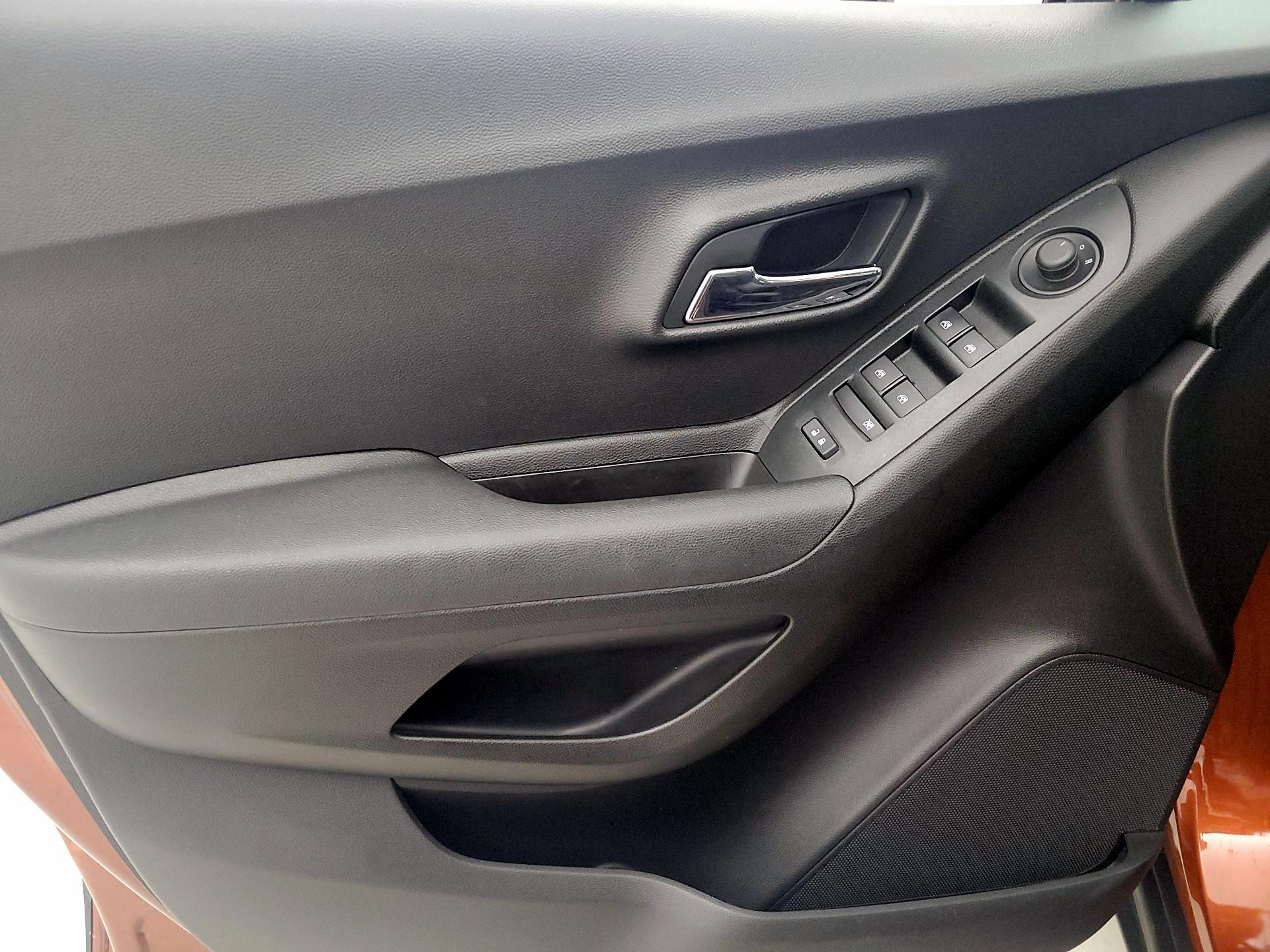 Thumbnail: 2019 Chevrolet Trax - 12