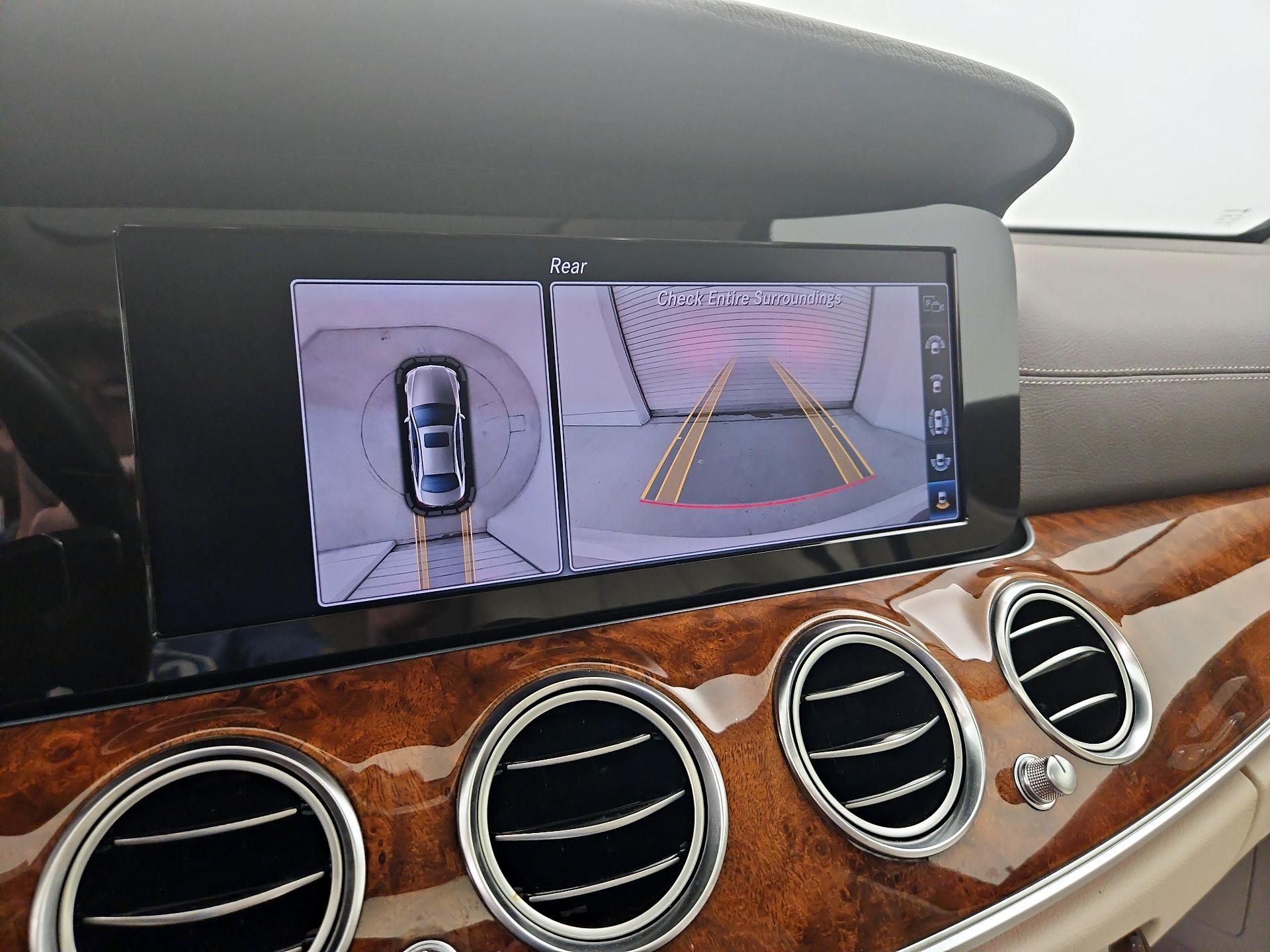 Thumbnail: 2019 Mercedes-Benz E-Class - 15