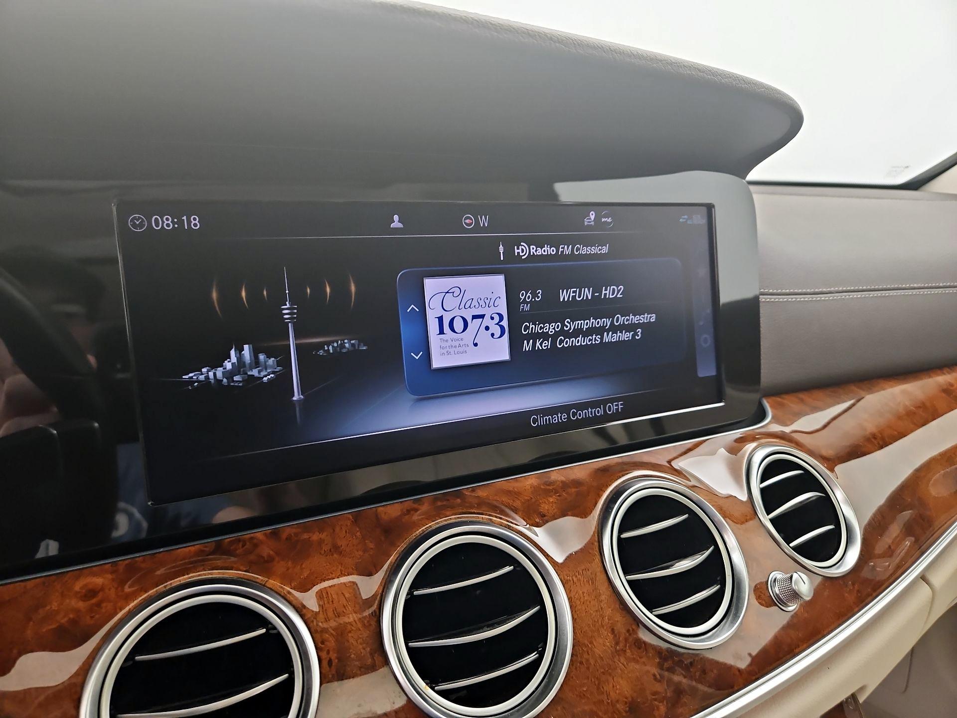 Thumbnail: 2019 Mercedes-Benz E-Class - 16