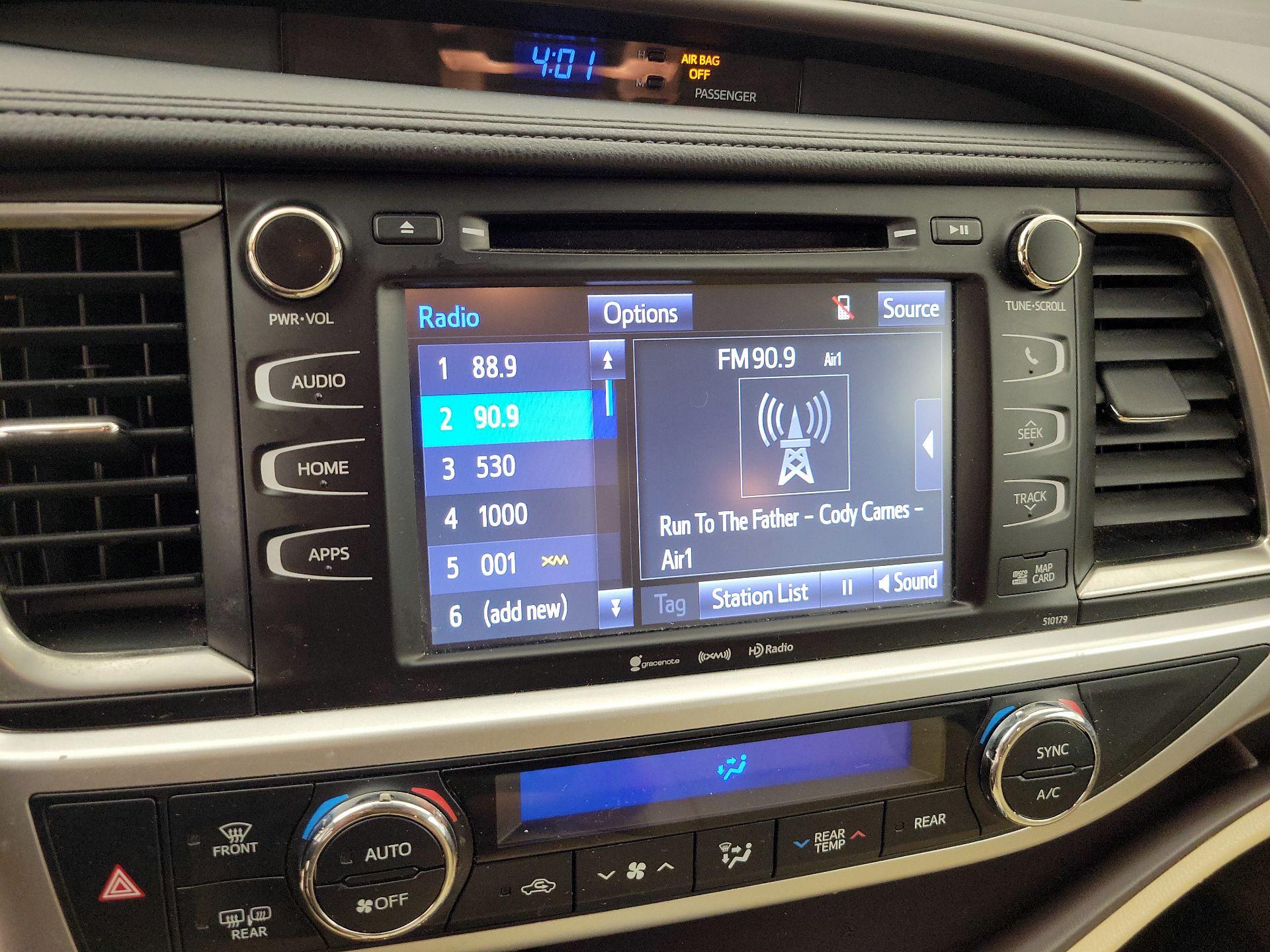 Thumbnail: 2018 Toyota Highlander - 16