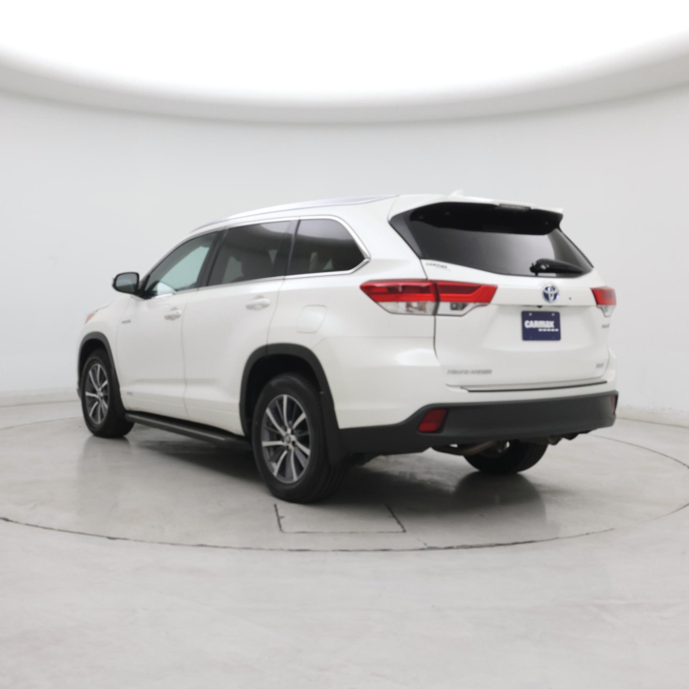 Thumbnail: 2018 Toyota Highlander - 2
