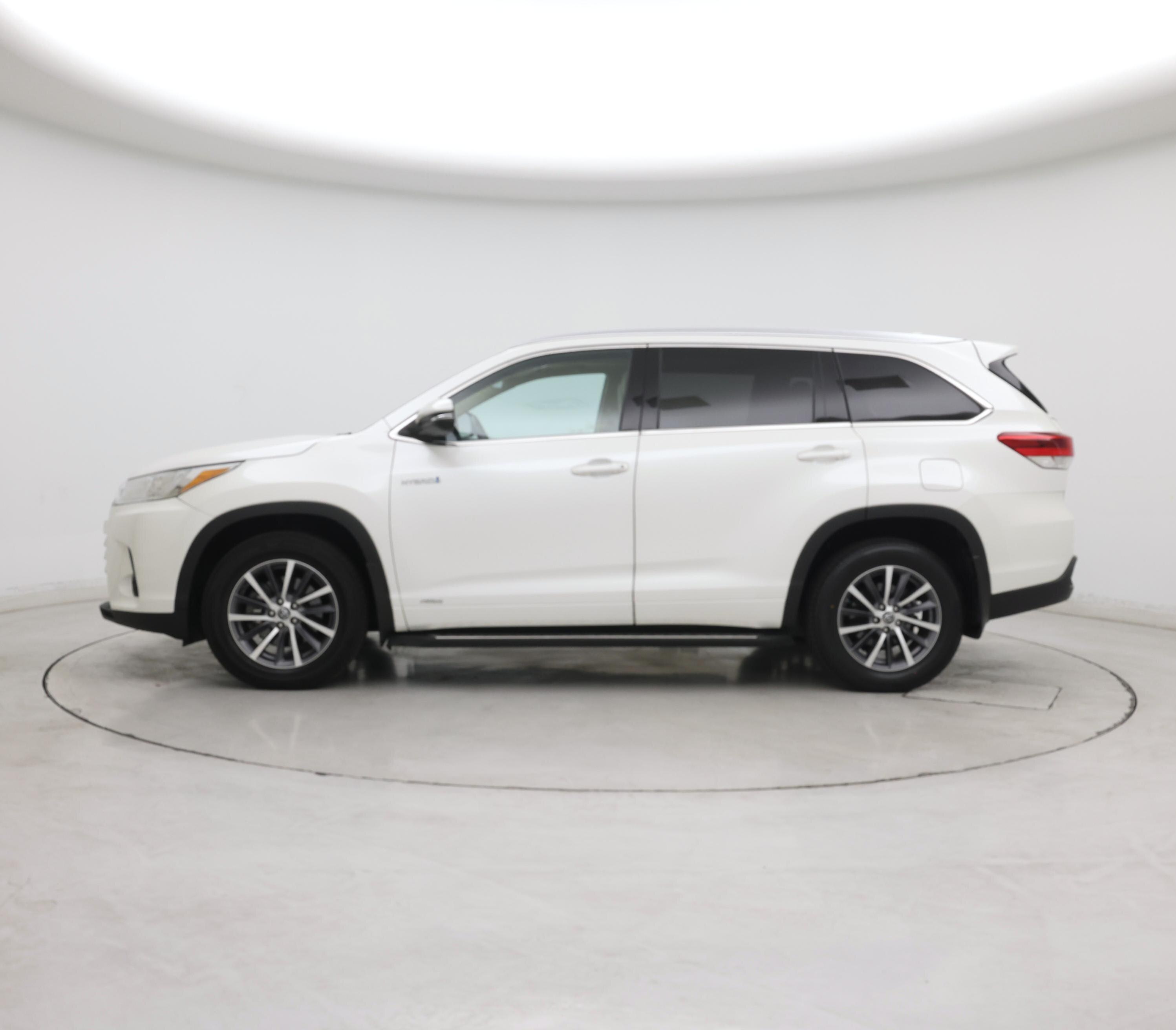 Thumbnail: 2018 Toyota Highlander - 3