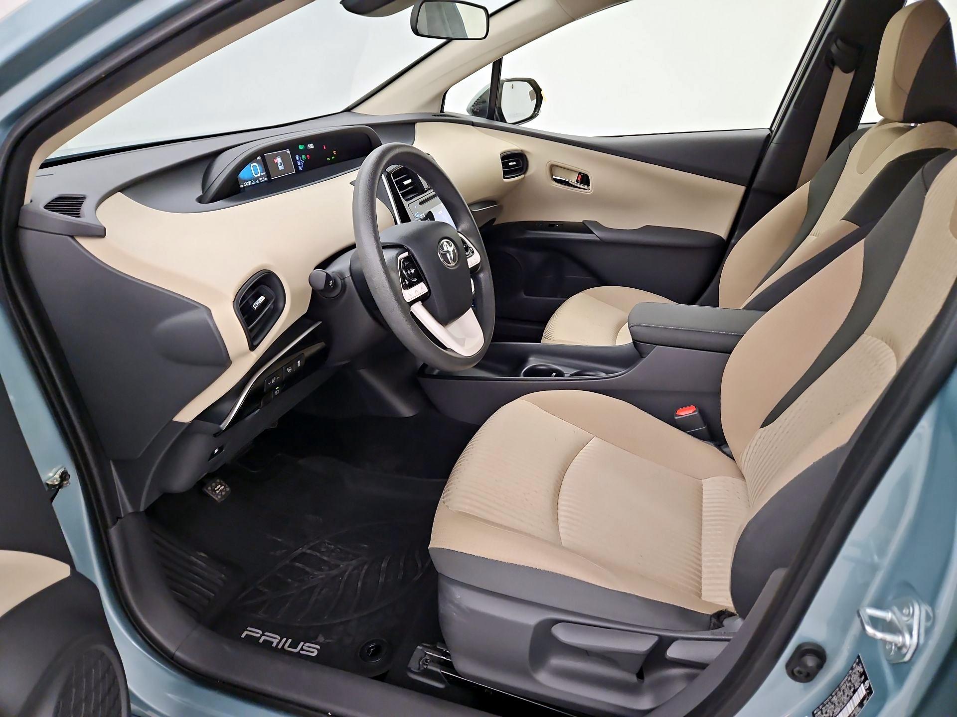 Thumbnail: 2018 Toyota Prius - 11
