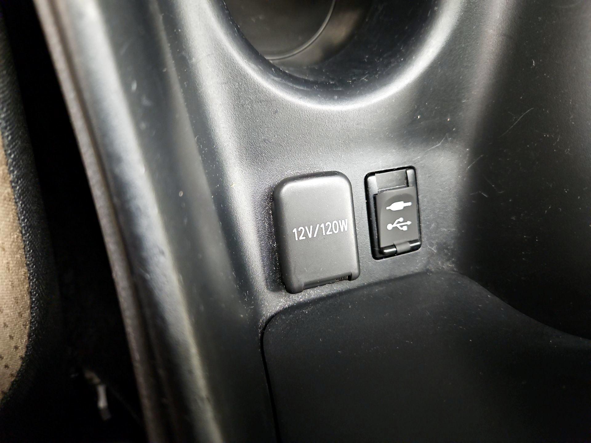 Thumbnail: 2018 Toyota Prius - 18
