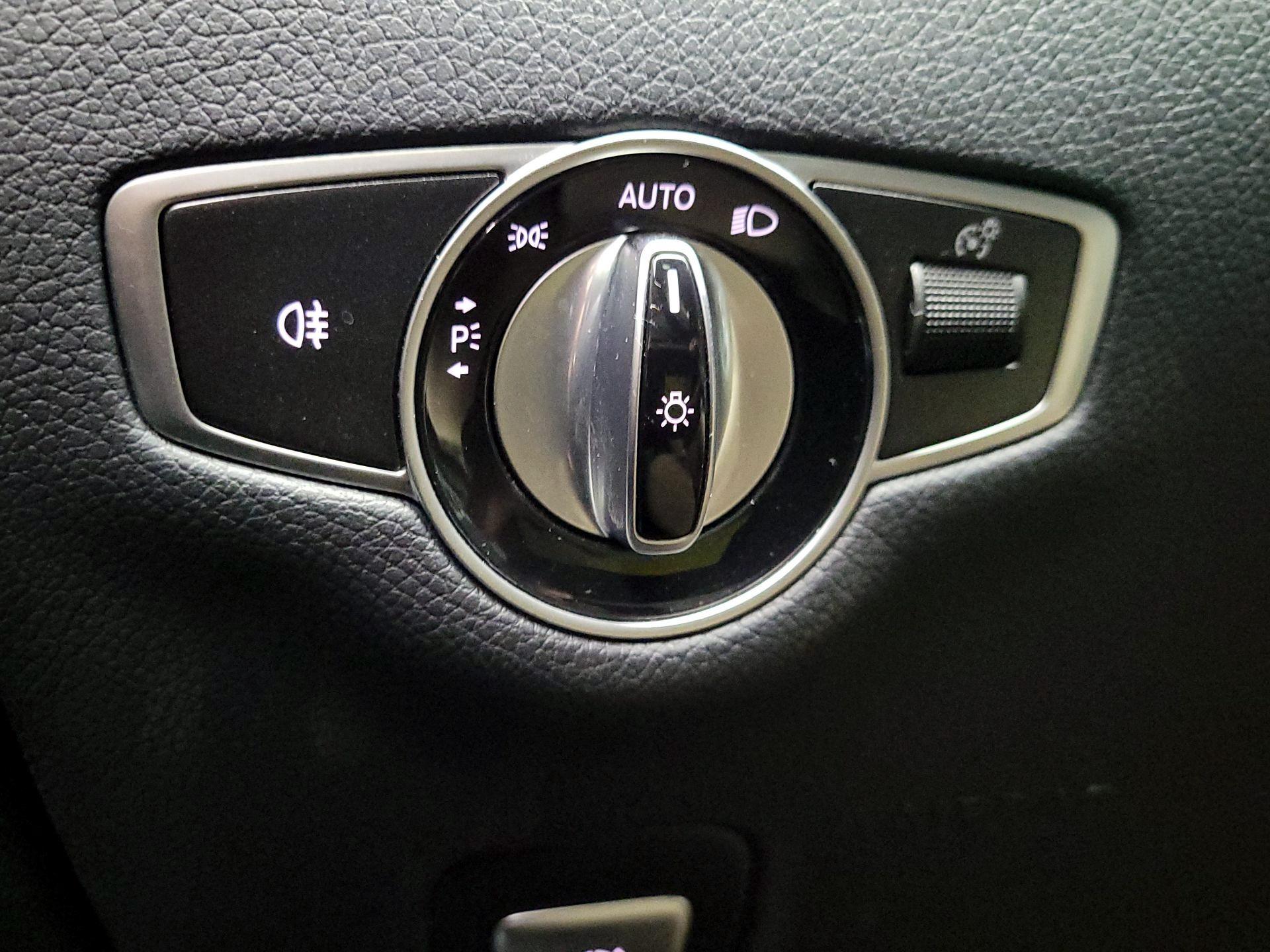 Thumbnail: 2020 Mercedes-Benz E-Class - 13