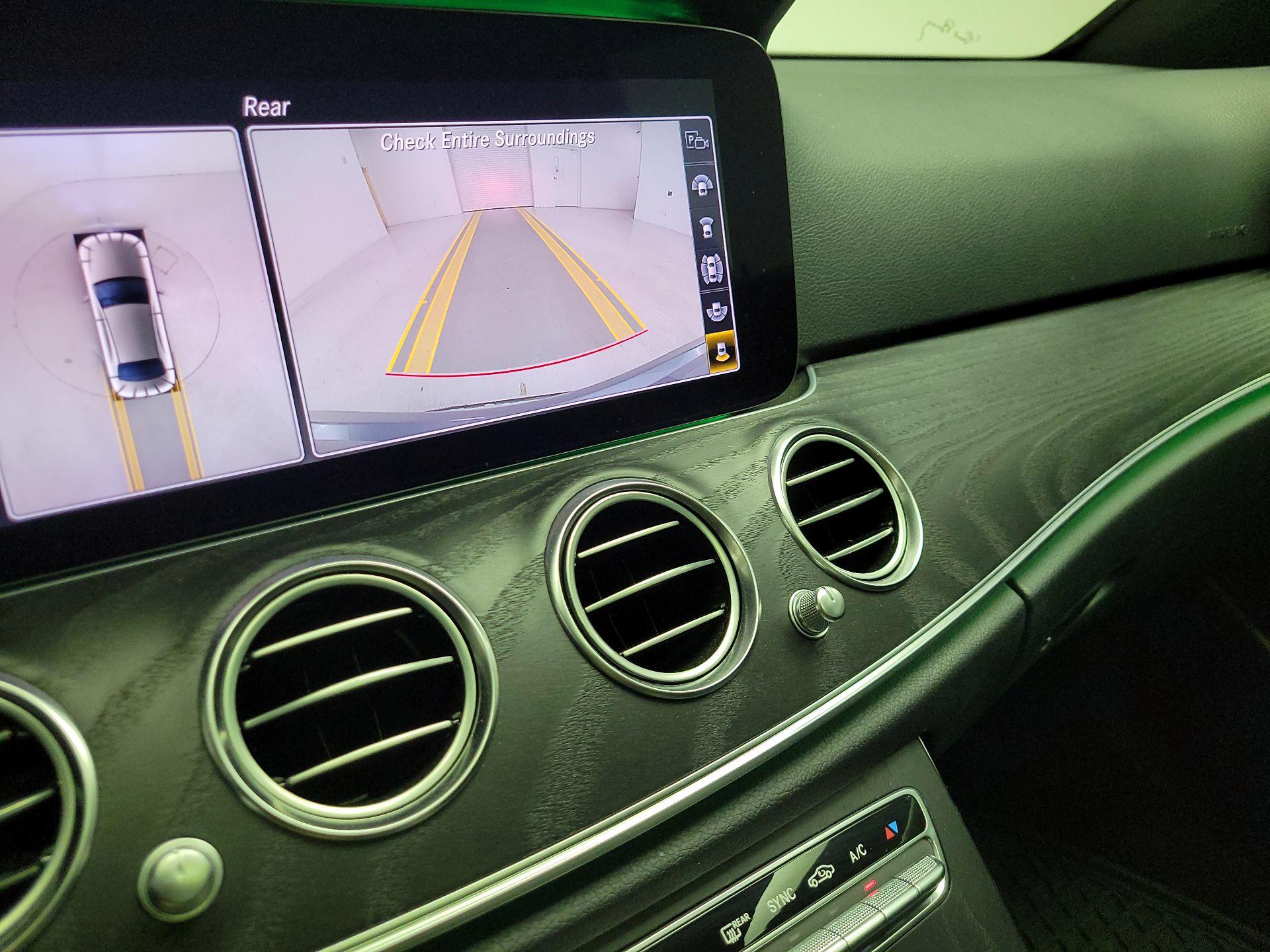 Thumbnail: 2020 Mercedes-Benz E-Class - 15