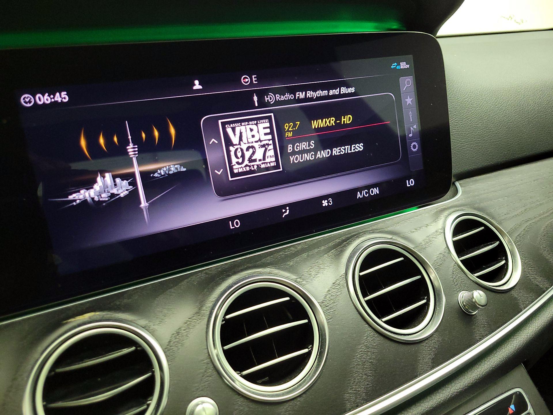 Thumbnail: 2020 Mercedes-Benz E-Class - 16