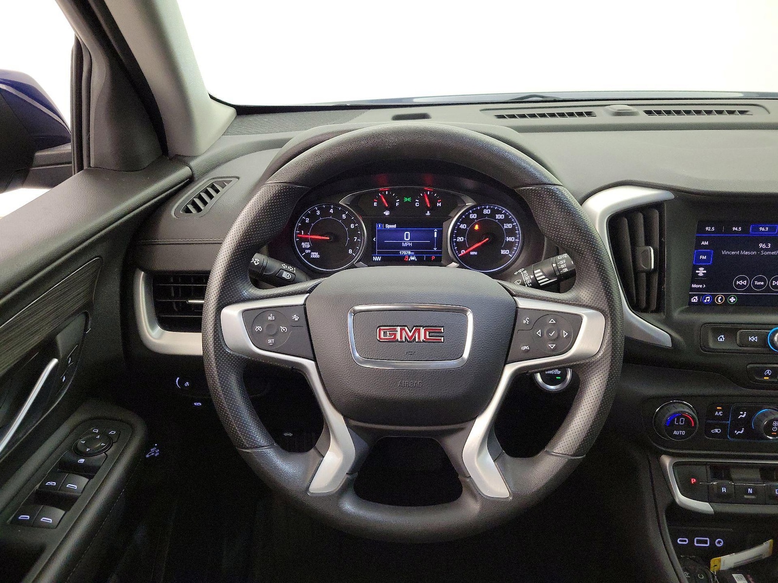 2023 GMC Terrain SLE - Photo 11