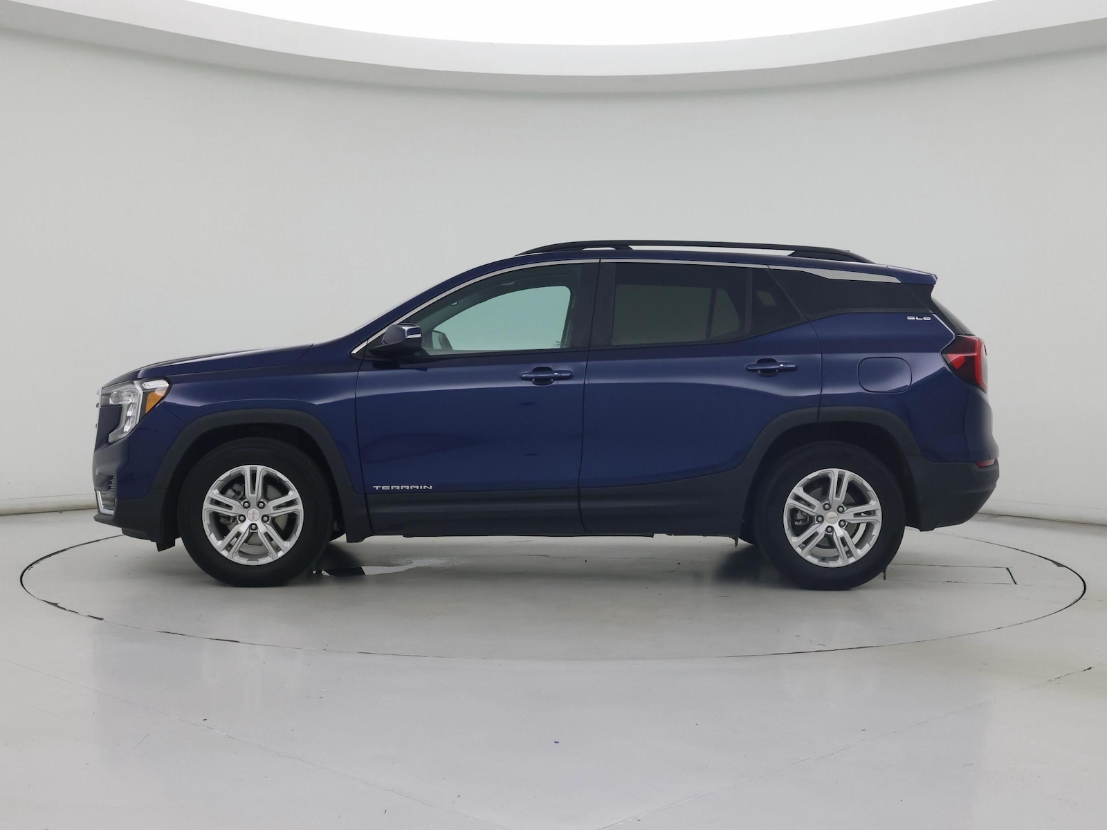2023 GMC Terrain SLE - Photo 4
