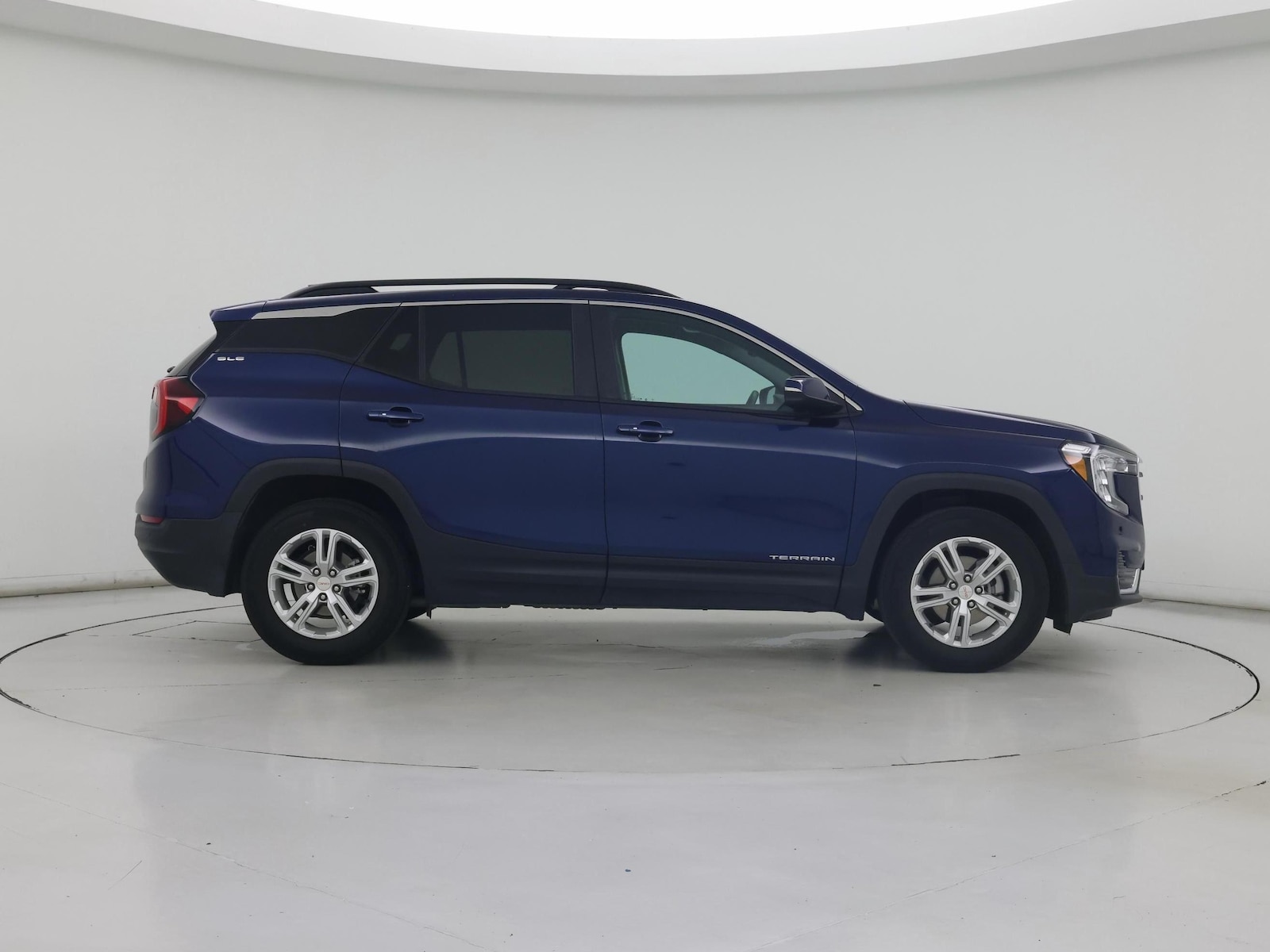 2023 GMC Terrain SLE - Photo 8