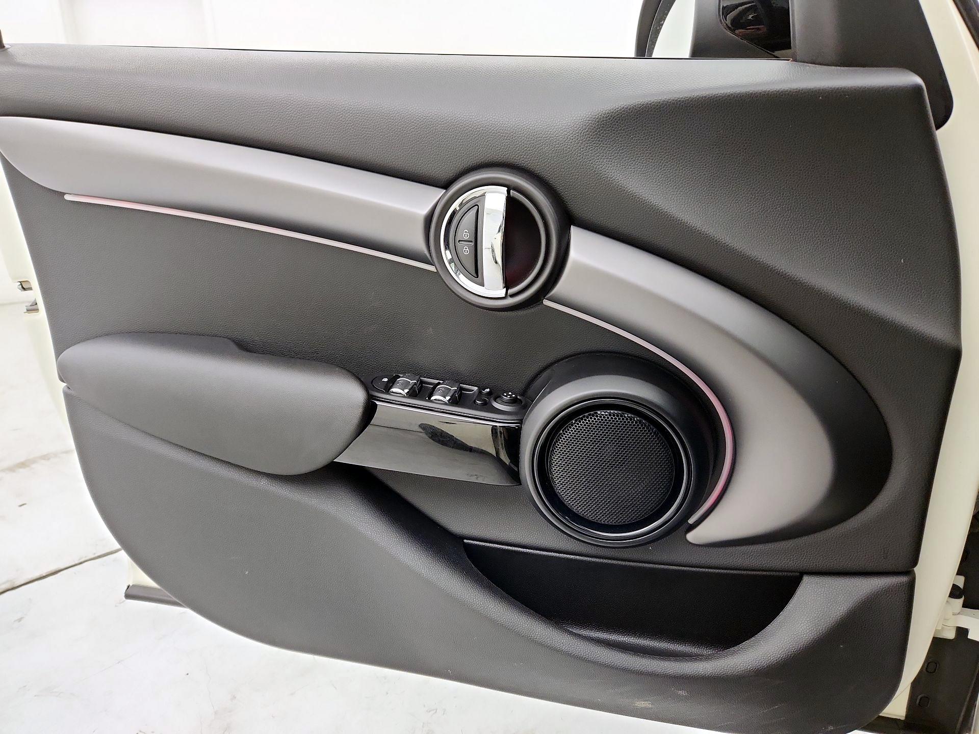 Thumbnail: 2022 MINI Cooper Hardtop - 12