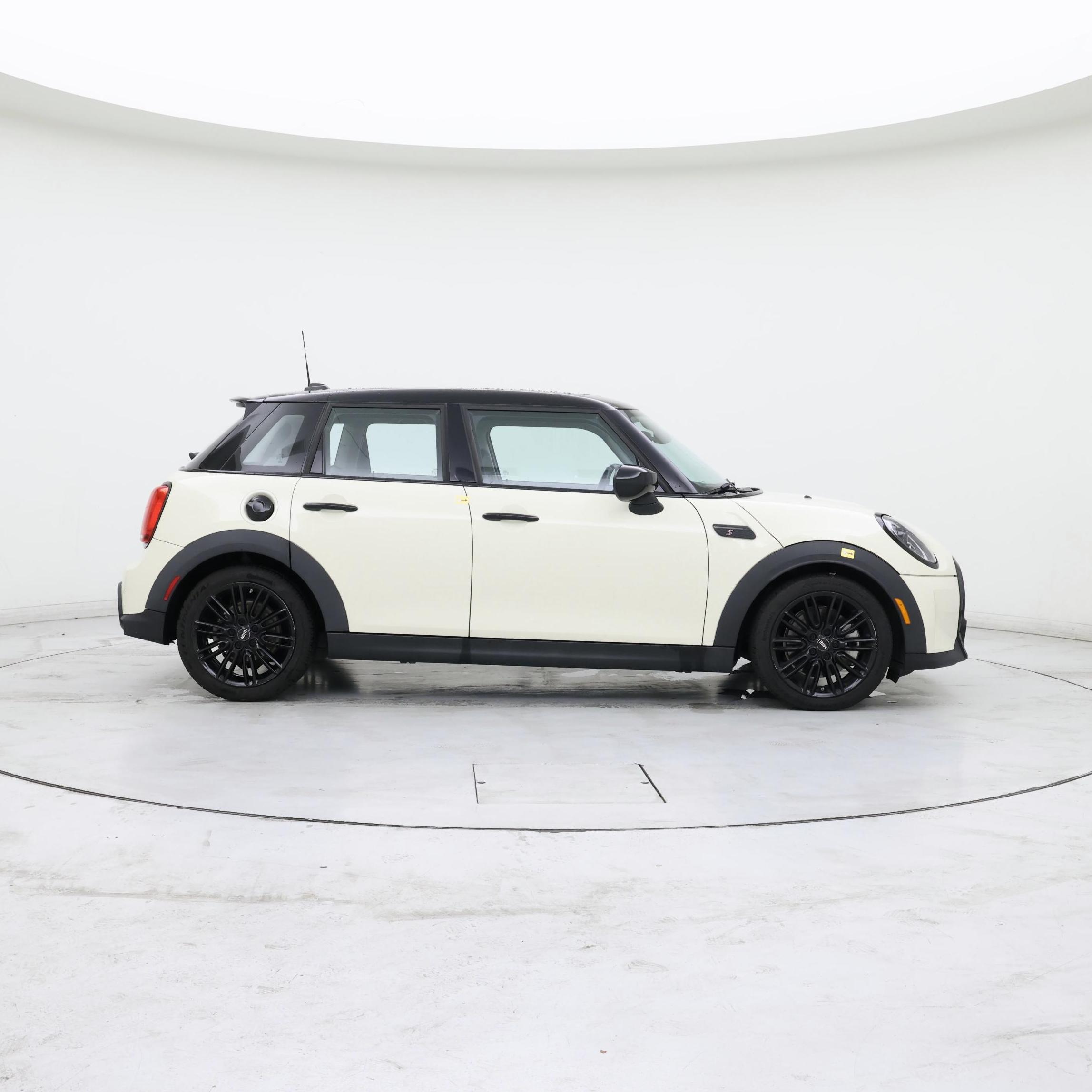 Thumbnail: 2022 MINI Cooper Hardtop - 7
