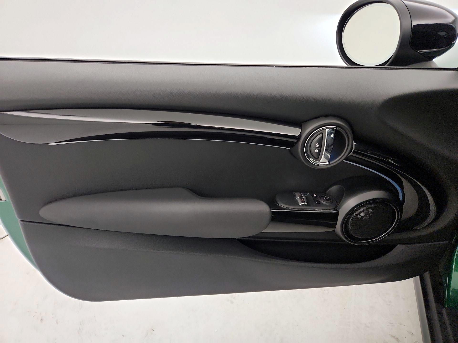 Thumbnail: 2022 MINI Cooper Hardtop - 12
