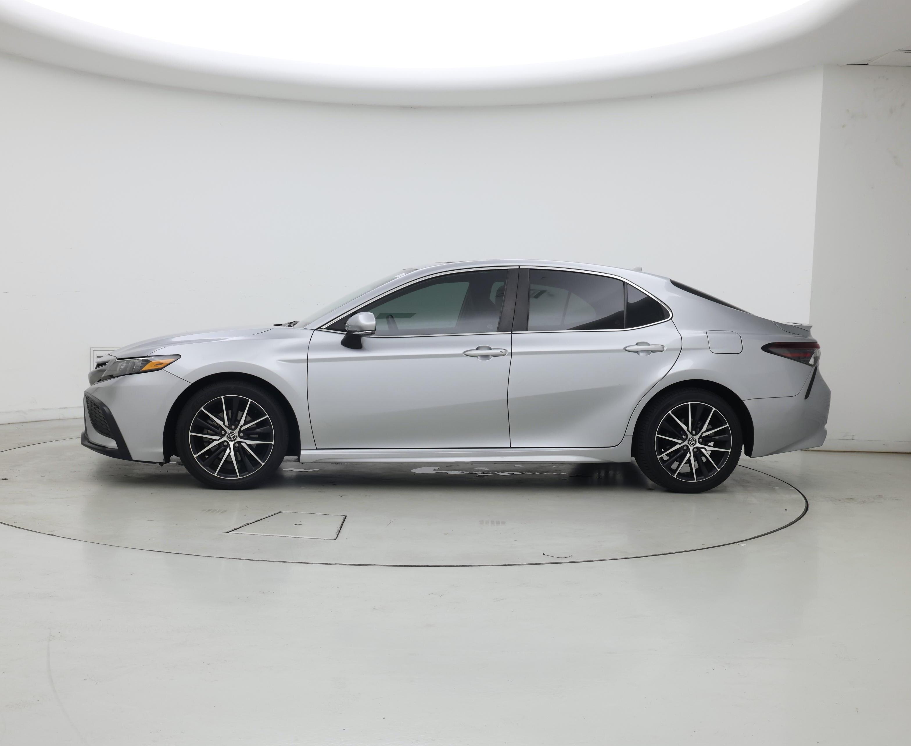 Thumbnail: 2022 Toyota Camry - 3