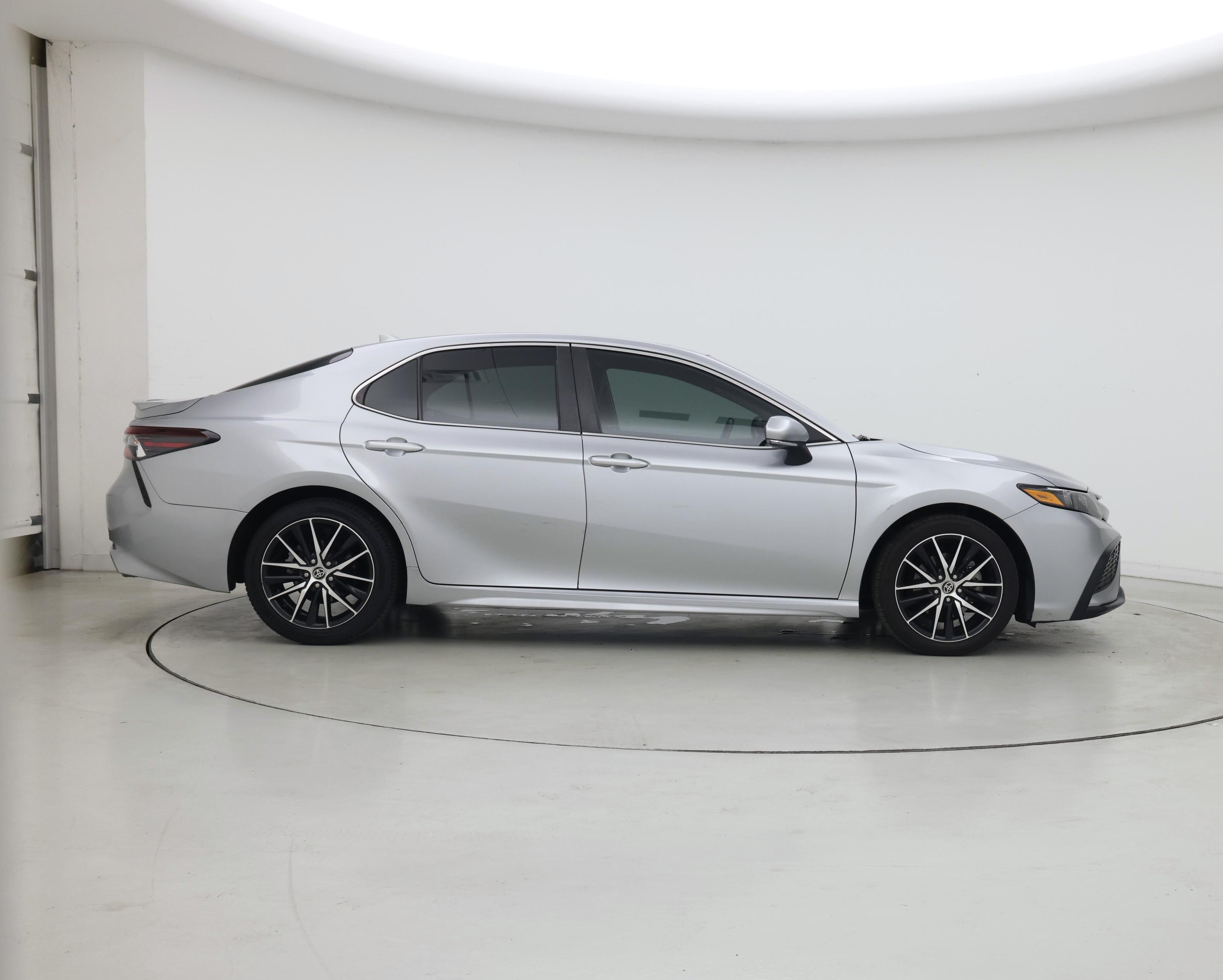 Thumbnail: 2022 Toyota Camry - 7