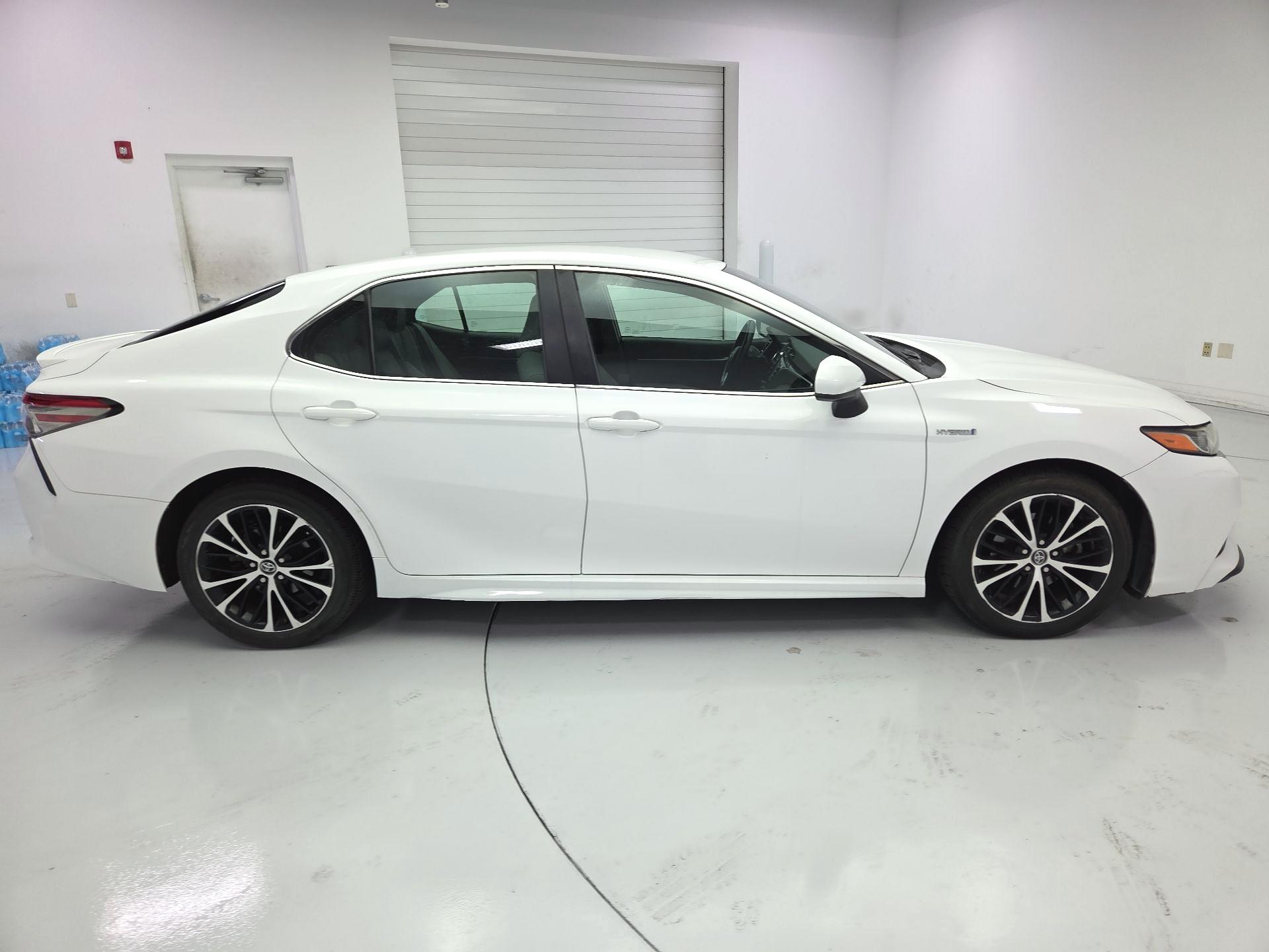 Thumbnail: 2018 Toyota Camry - 4