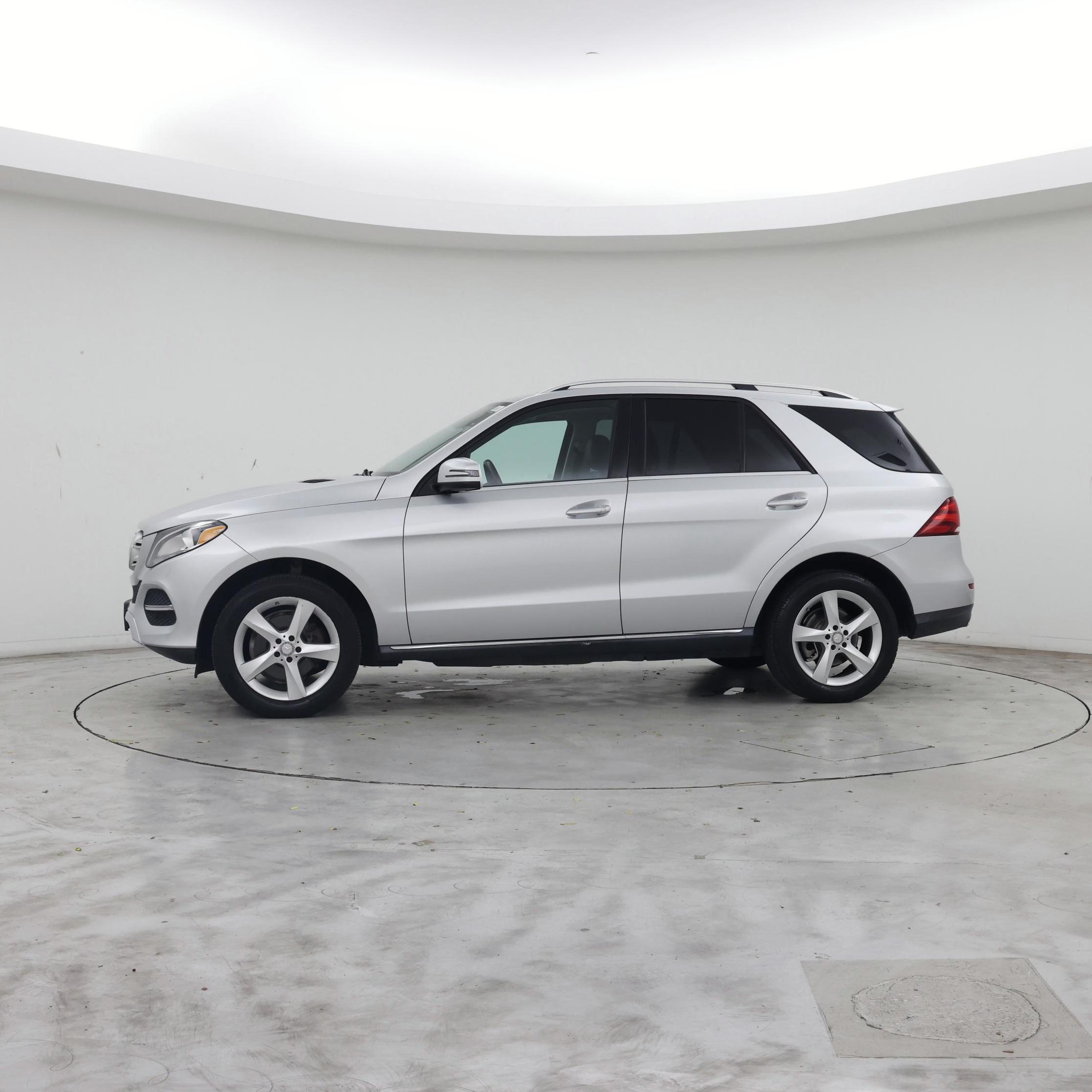 Thumbnail: 2016 Mercedes-Benz GLE - 3