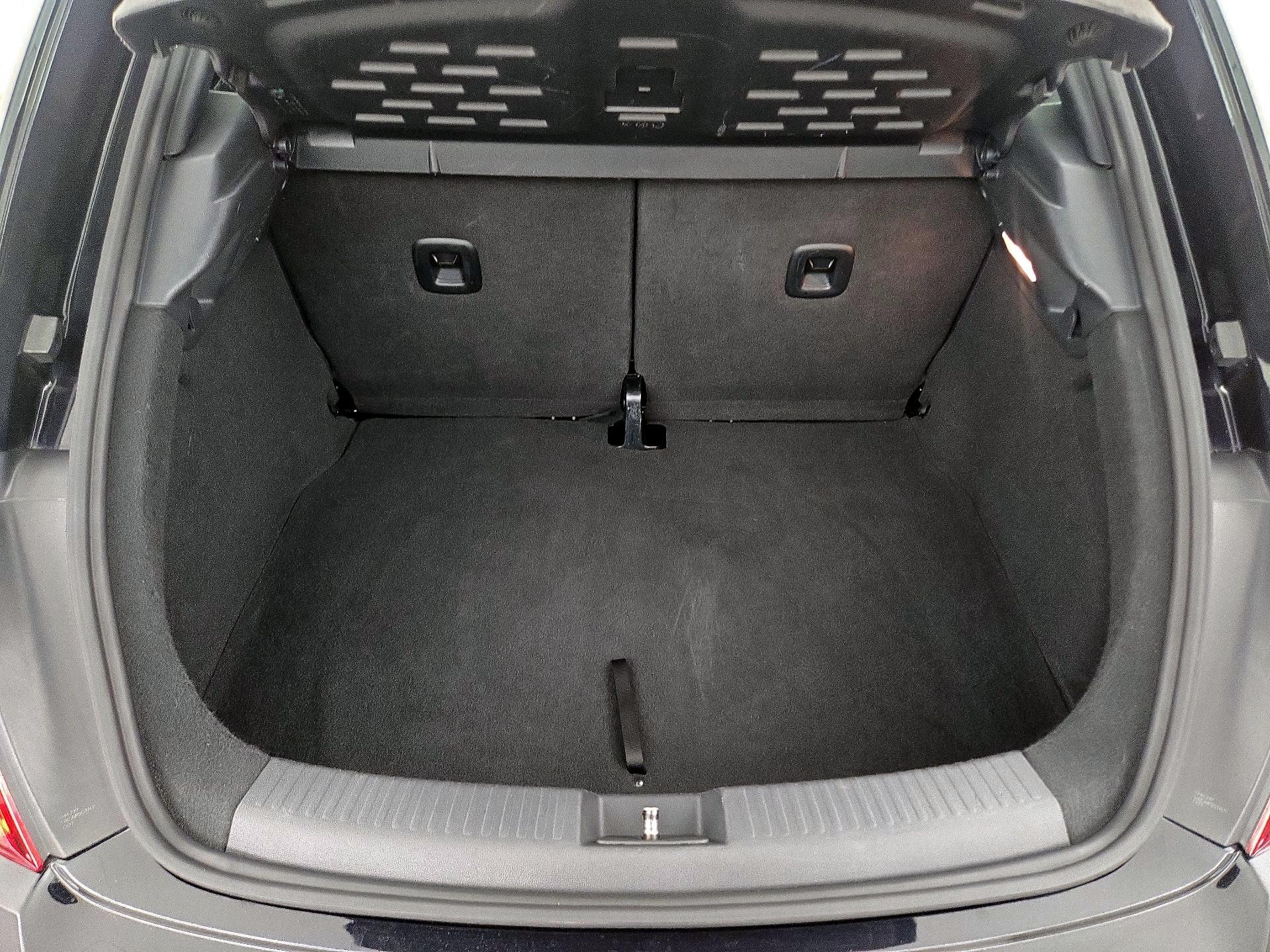 Thumbnail: 2018 Volkswagen Beetle - 20