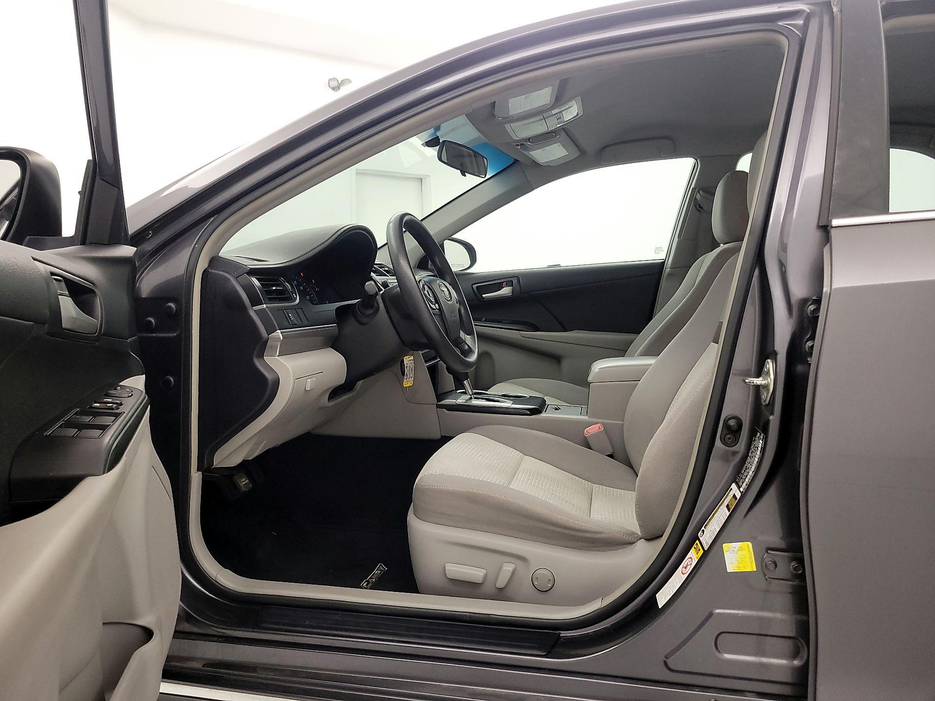 Thumbnail: 2014 Toyota Camry - 11