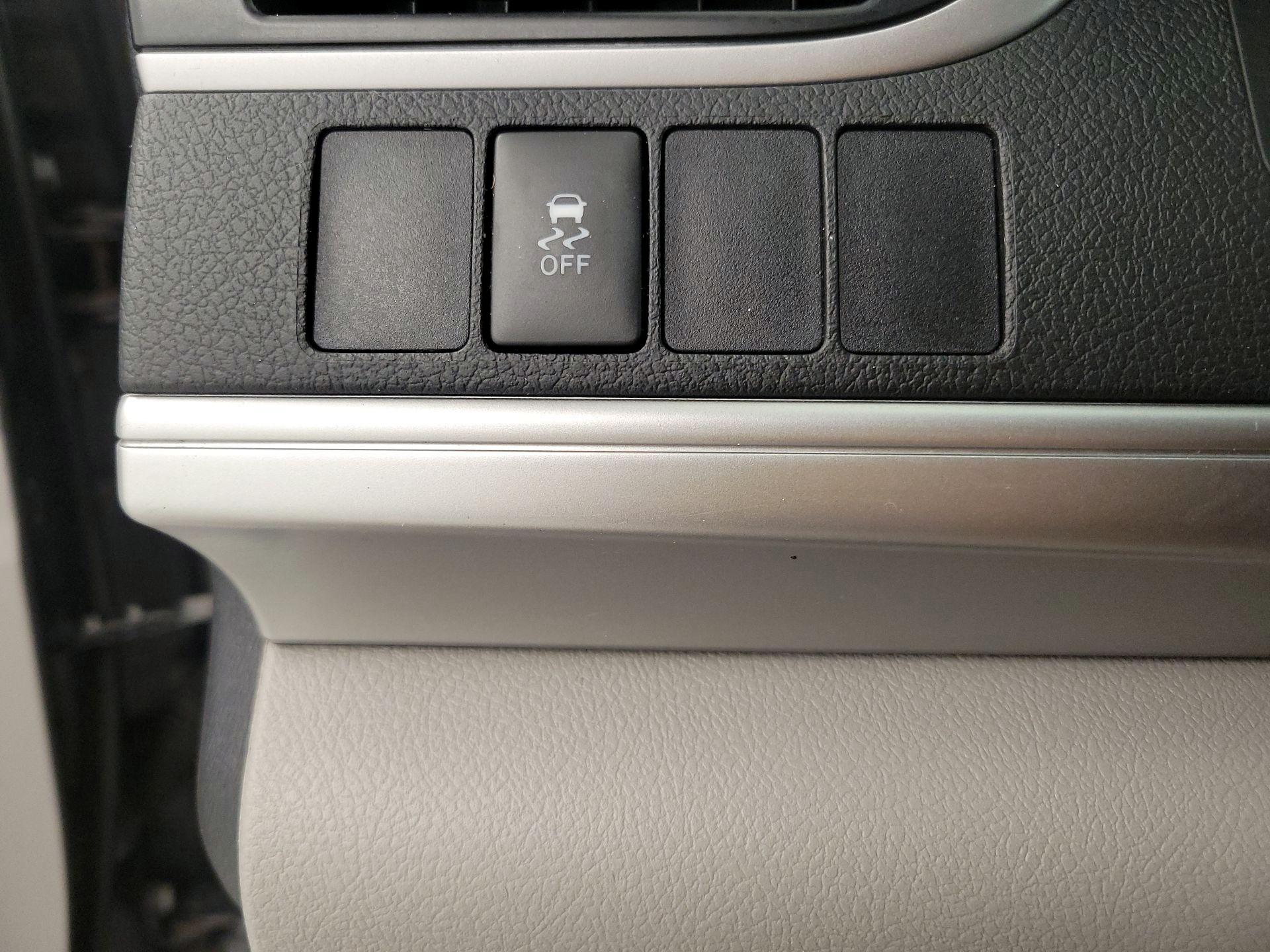 Thumbnail: 2014 Toyota Camry - 13