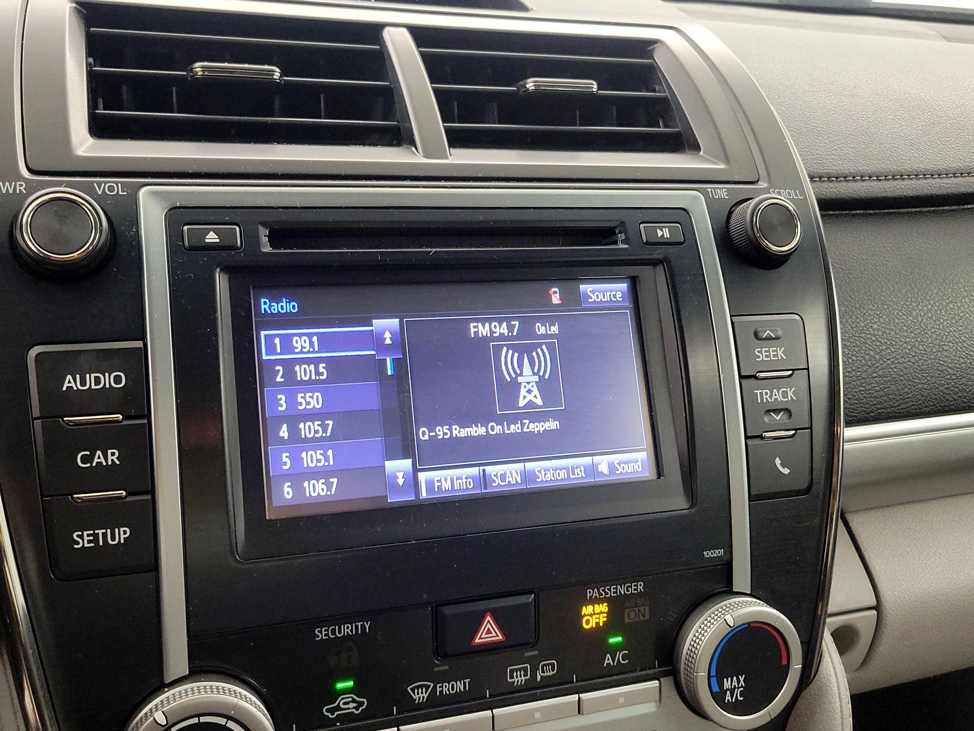 Thumbnail: 2014 Toyota Camry - 15