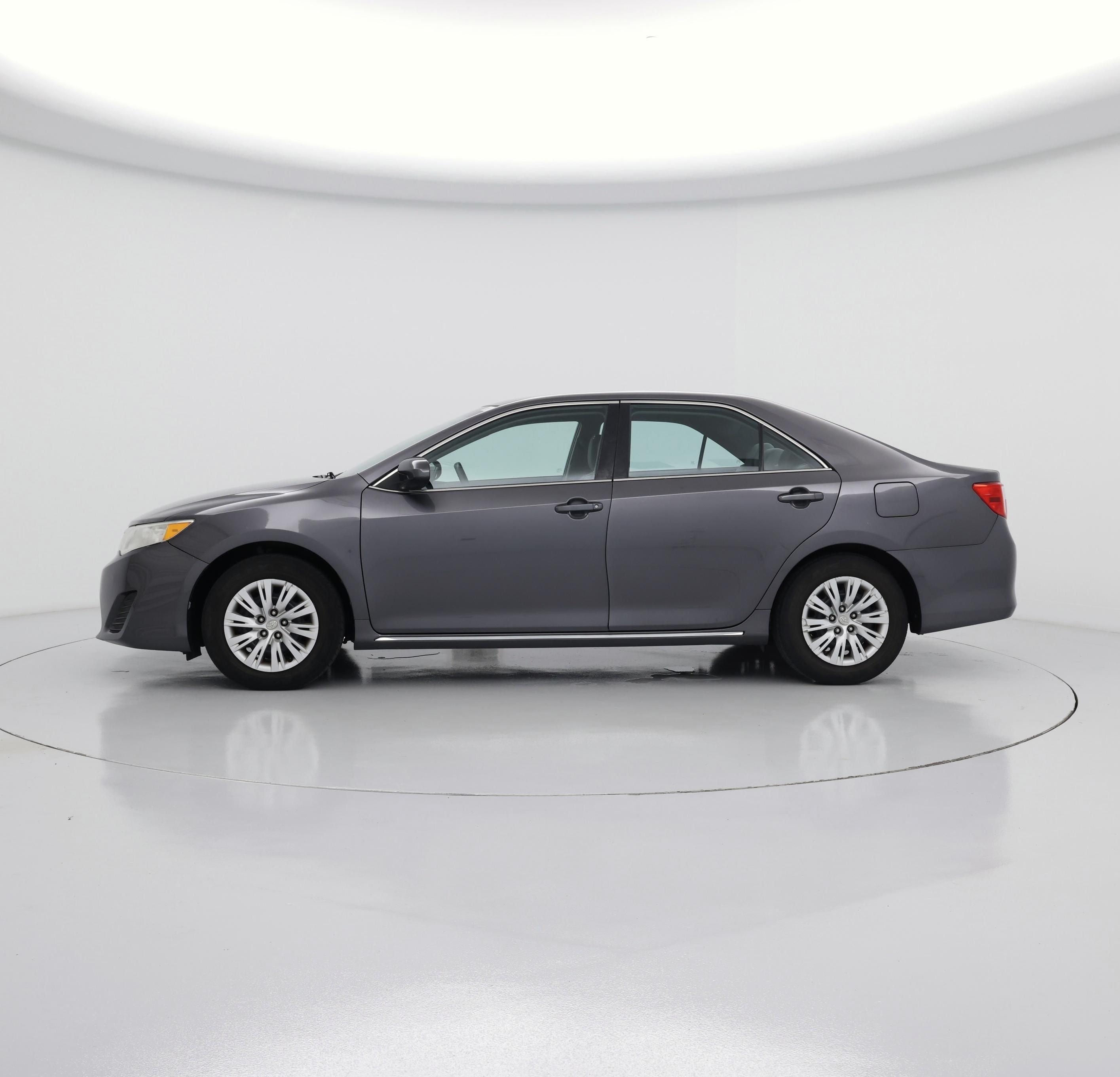 Thumbnail: 2014 Toyota Camry - 3