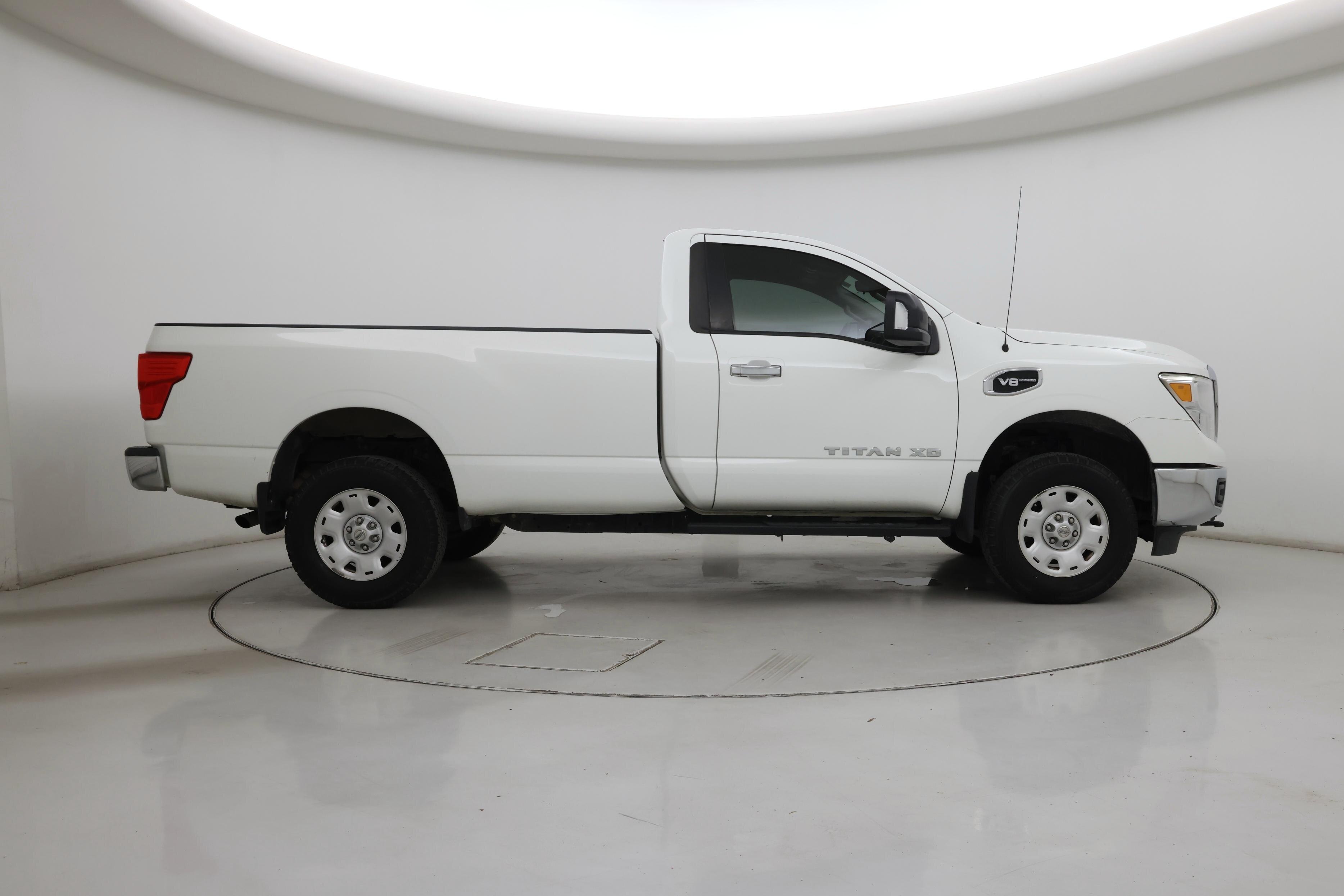 Thumbnail: 2017 Nissan Titan - 7
