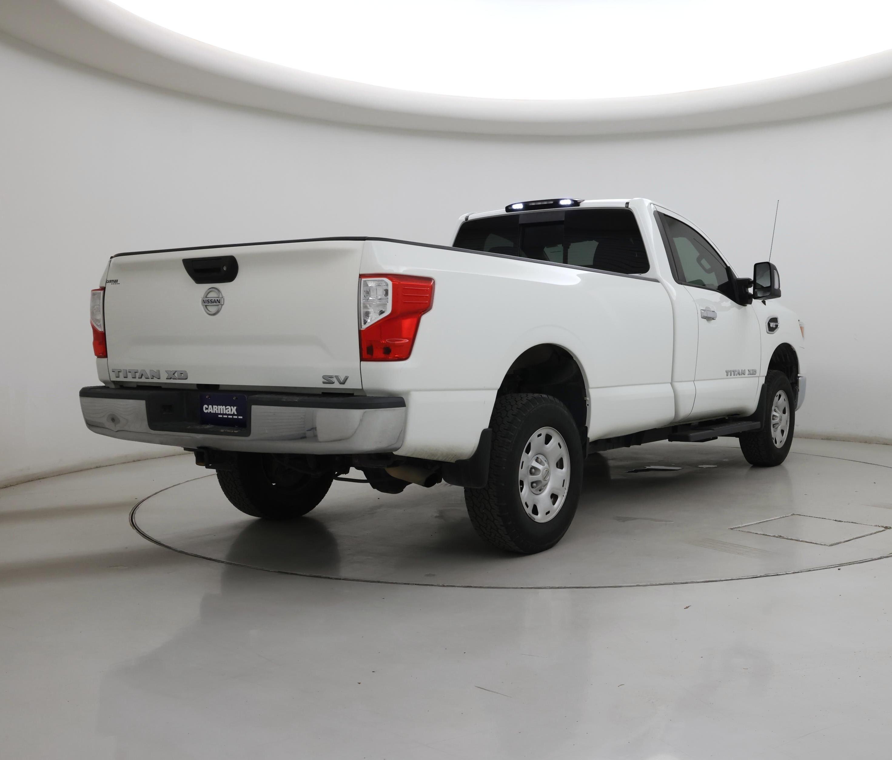 Thumbnail: 2017 Nissan Titan - 8