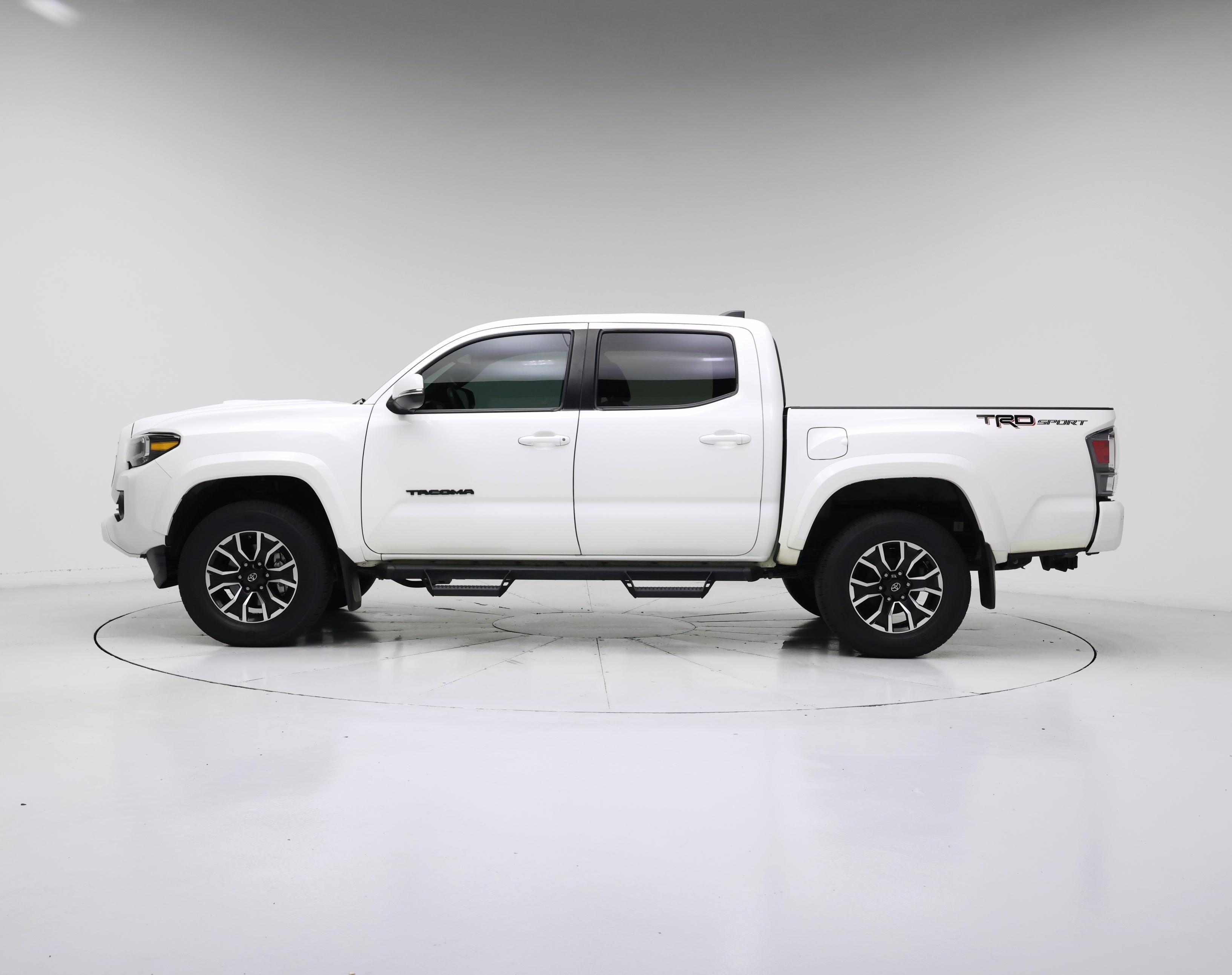 Thumbnail: 2020 Toyota Tacoma - 3