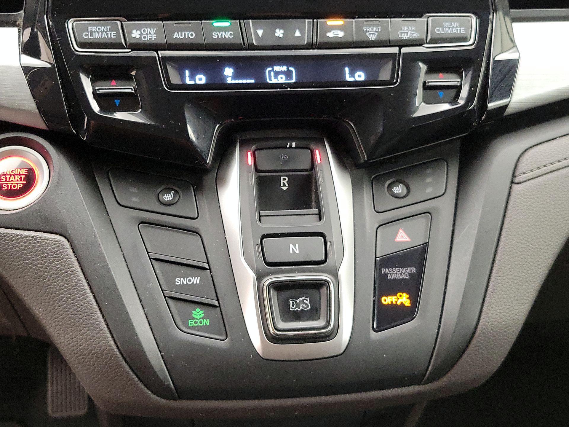 Thumbnail: 2018 Honda Odyssey - 17