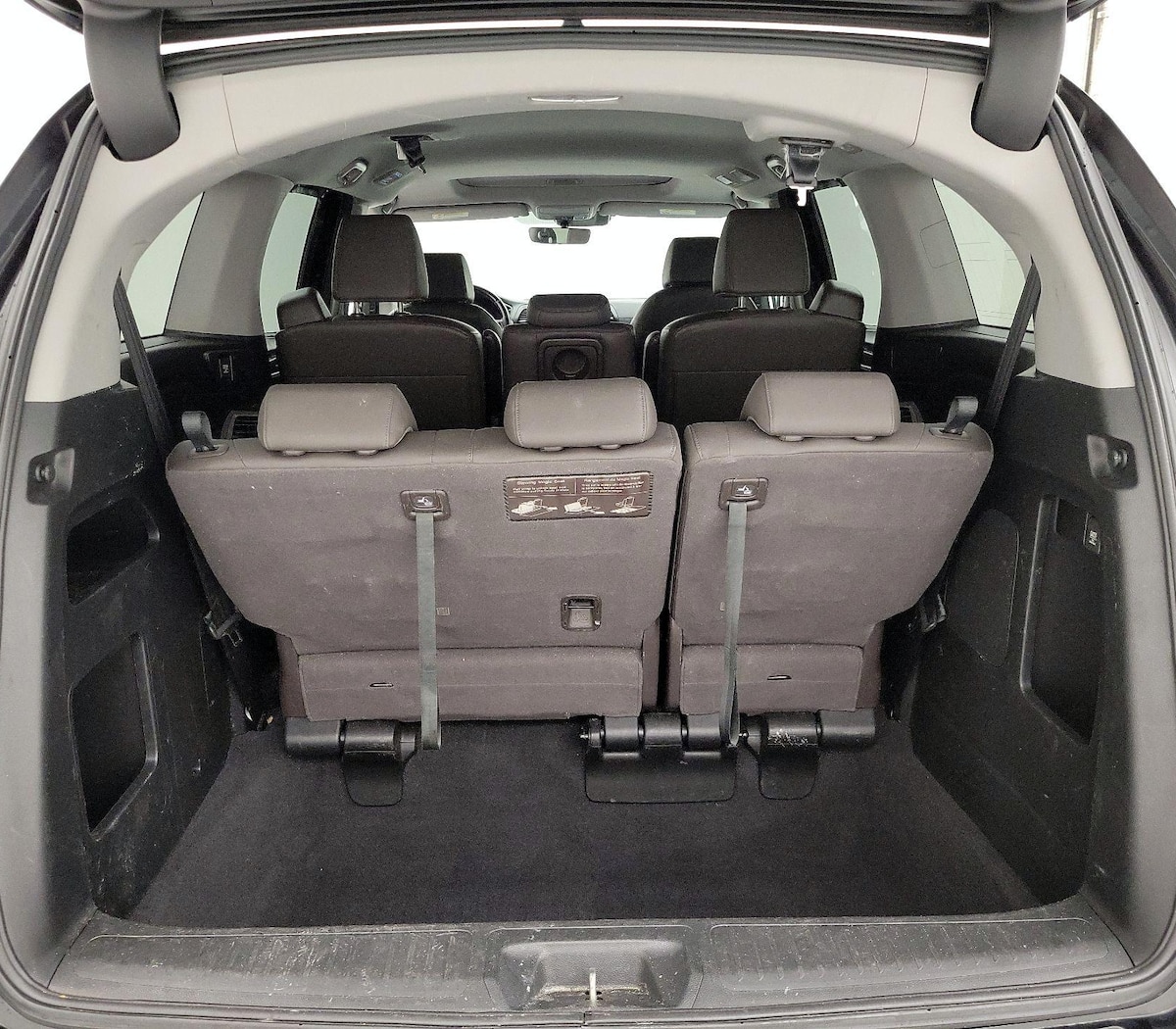 Trunk/Cargo (Seats Up)
