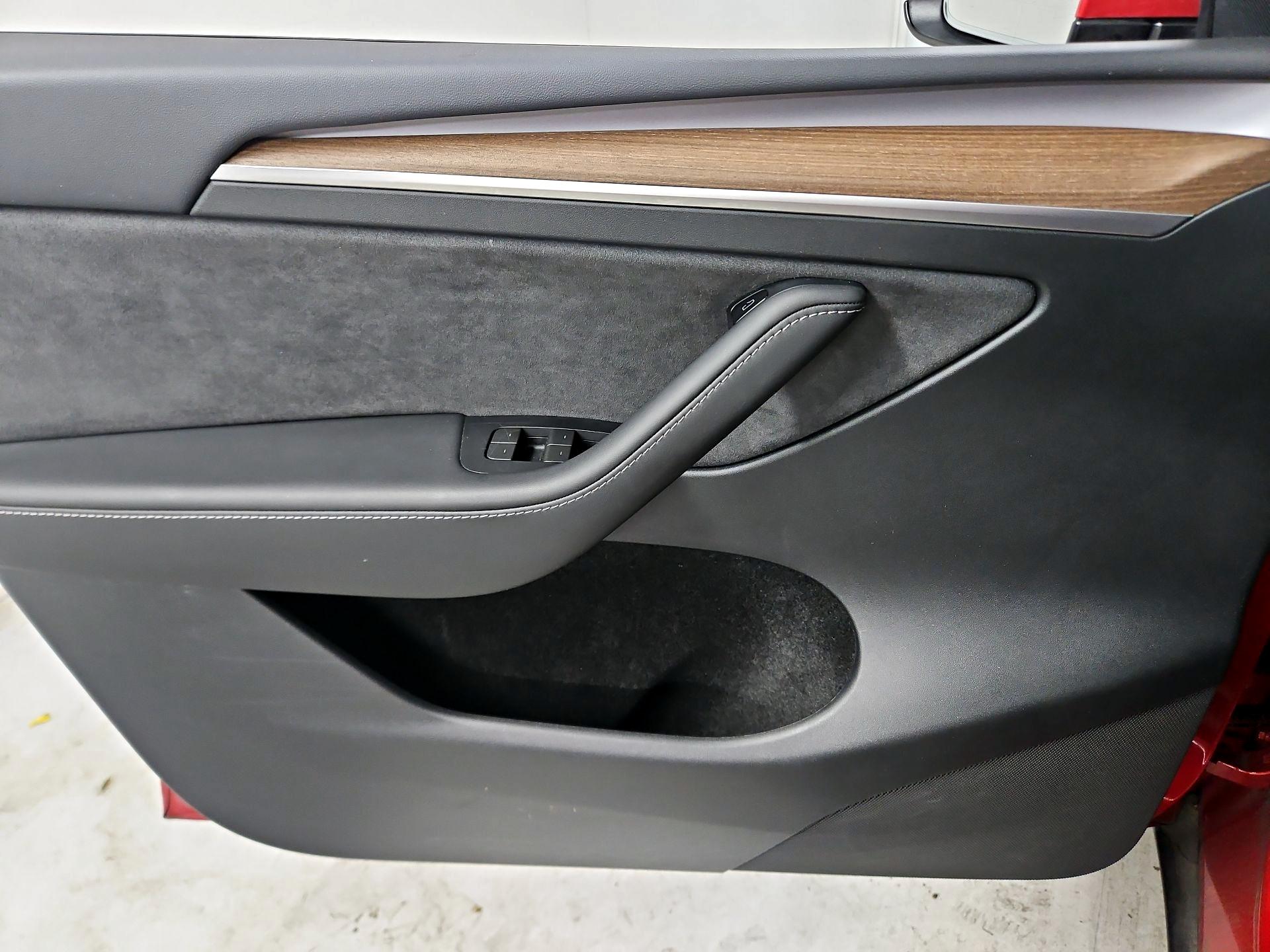 Thumbnail: 2023 Tesla Model Y - 12