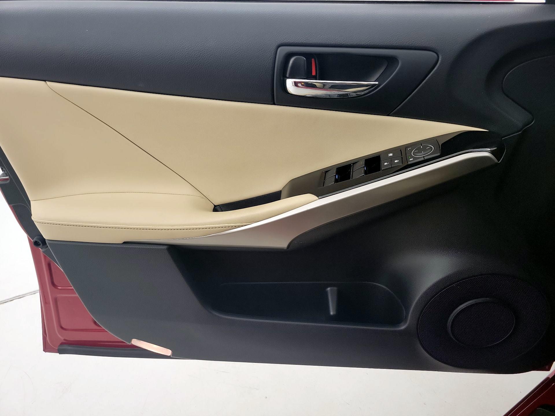 Thumbnail: 2015 Lexus IS - 12