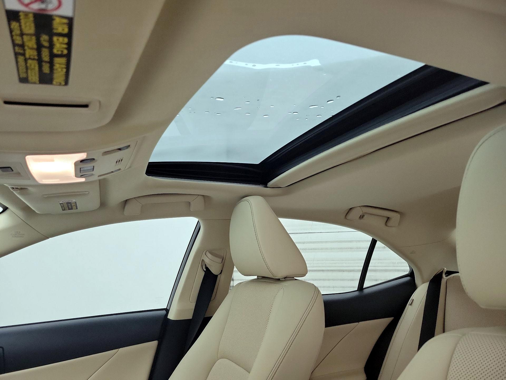 Thumbnail: 2015 Lexus IS - 19