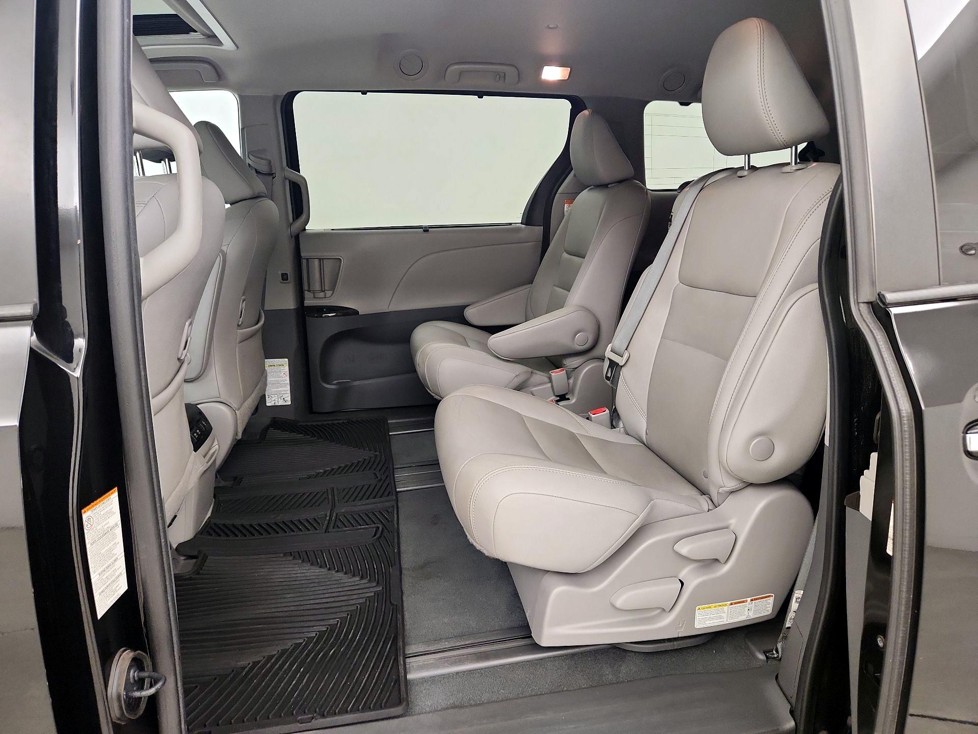 Thumbnail: 2020 Toyota Sienna - 20