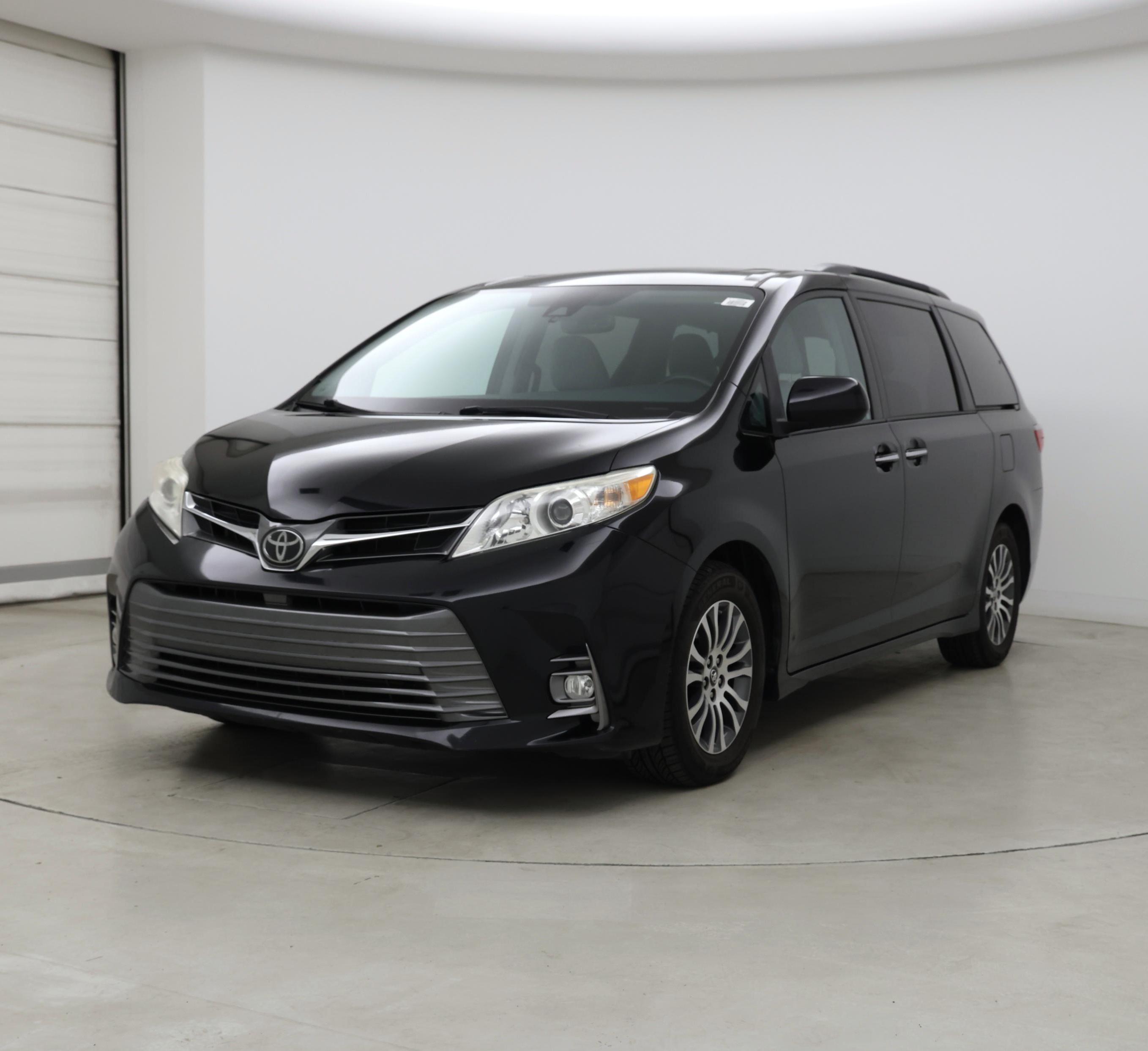 Thumbnail: 2020 Toyota Sienna - 4