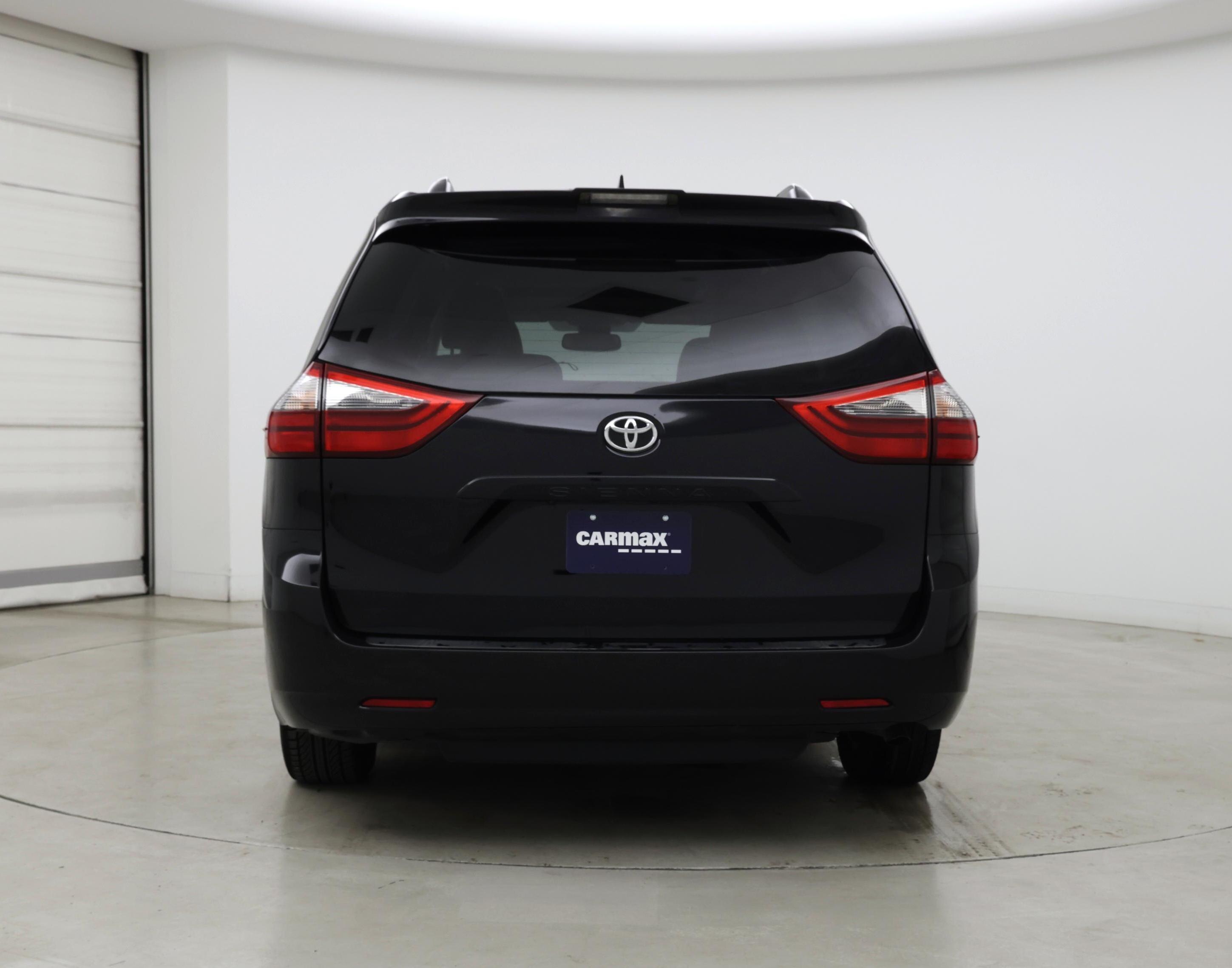 Thumbnail: 2020 Toyota Sienna - 6