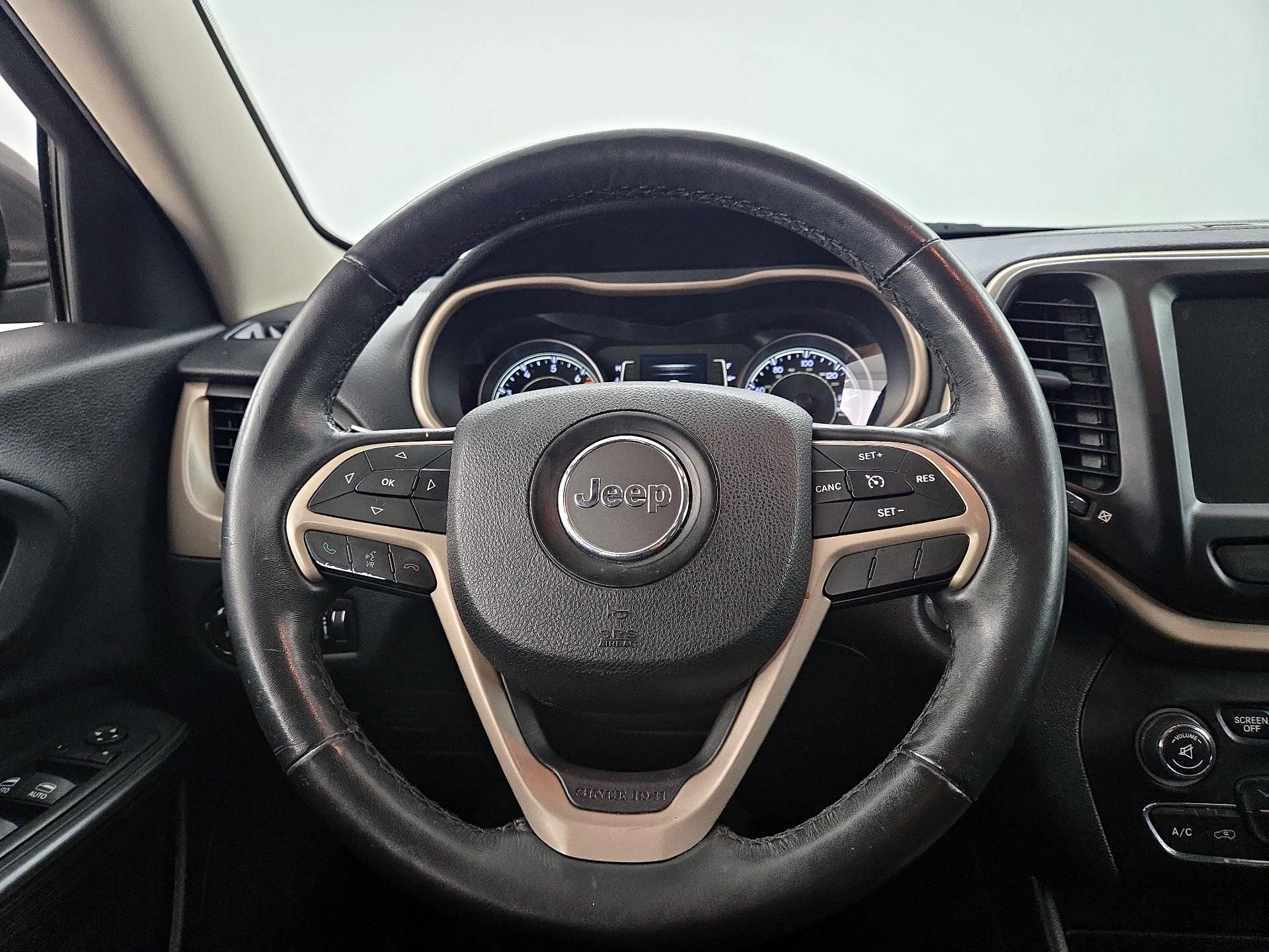 Thumbnail: 2016 Jeep Cherokee - 10