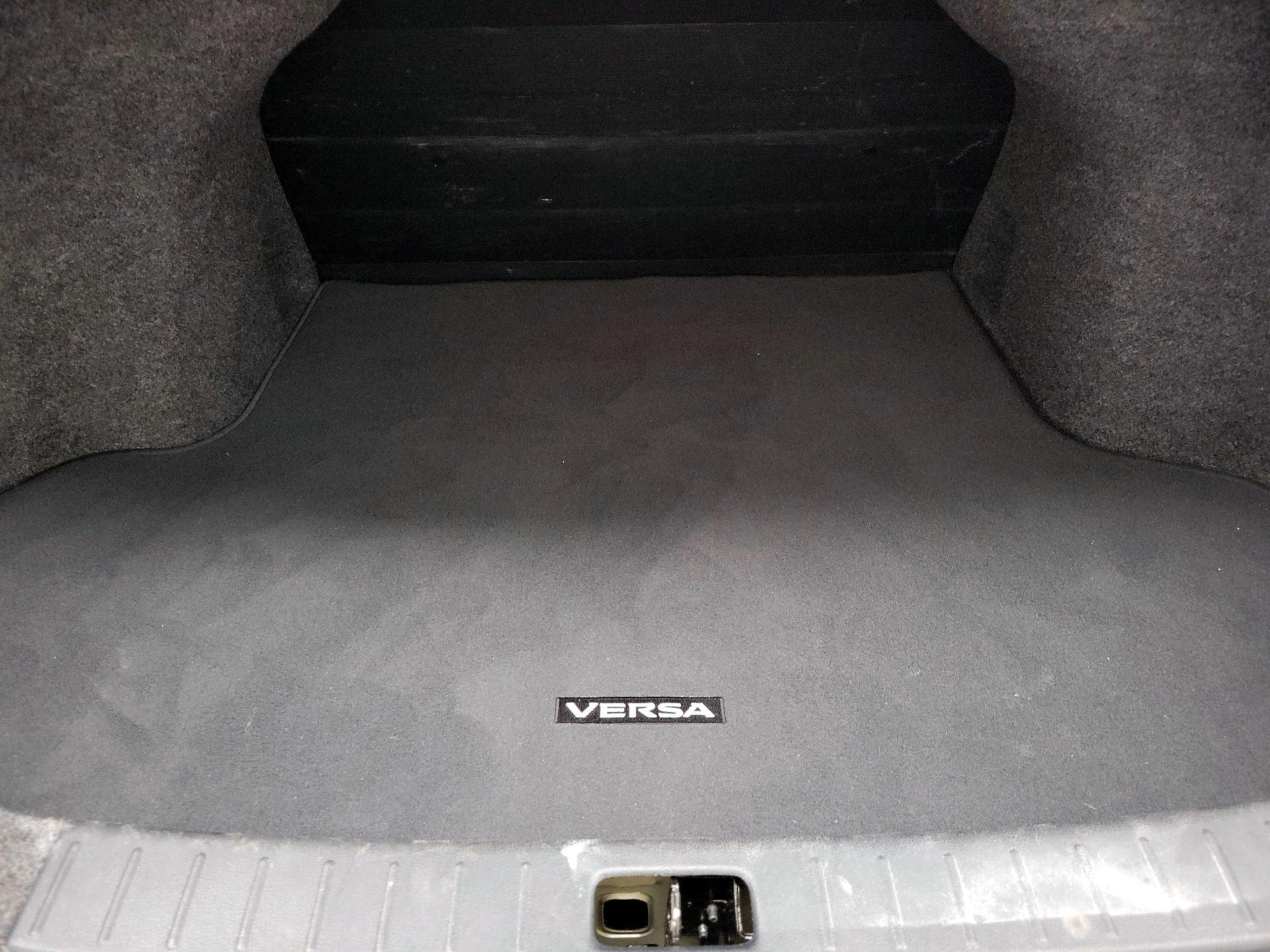 Thumbnail: 2015 Nissan Versa - 18