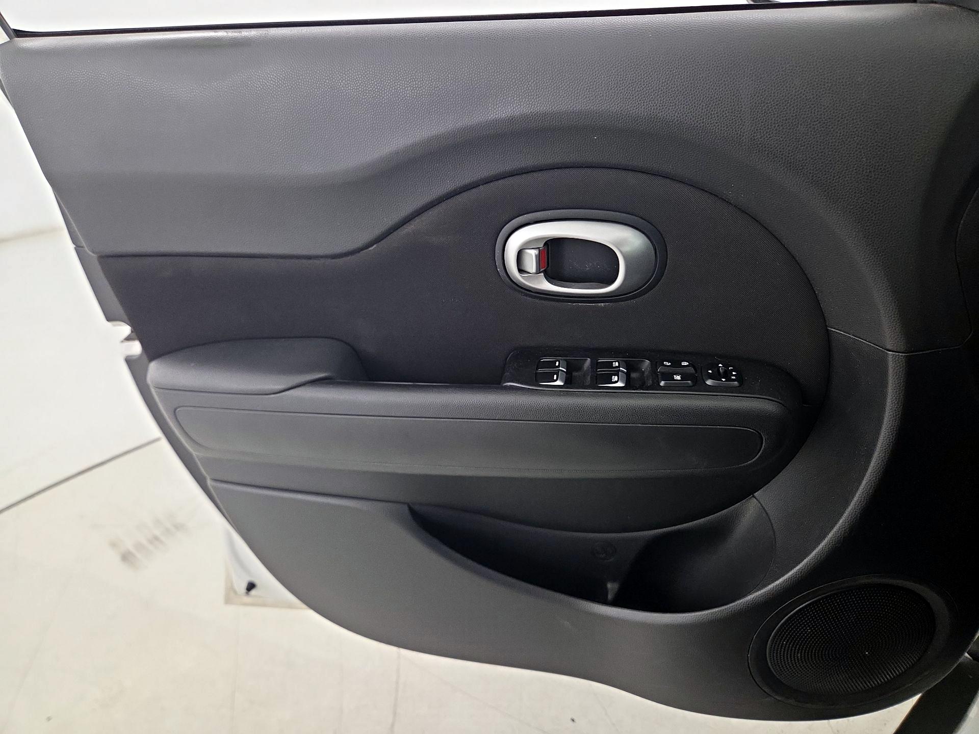 Thumbnail: 2018 Kia Soul - 12