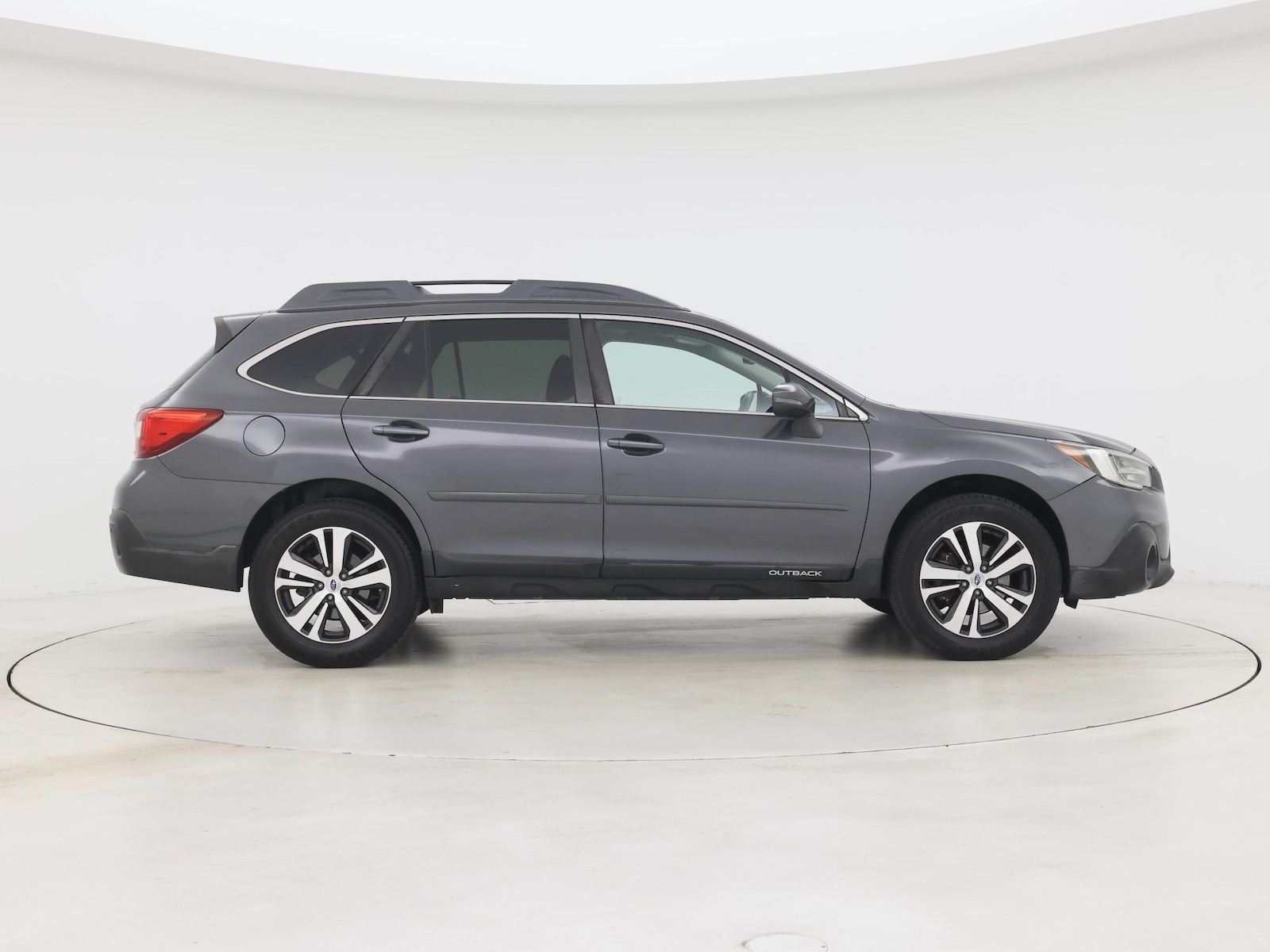 2018 Subaru Outback Limited - Photo 8