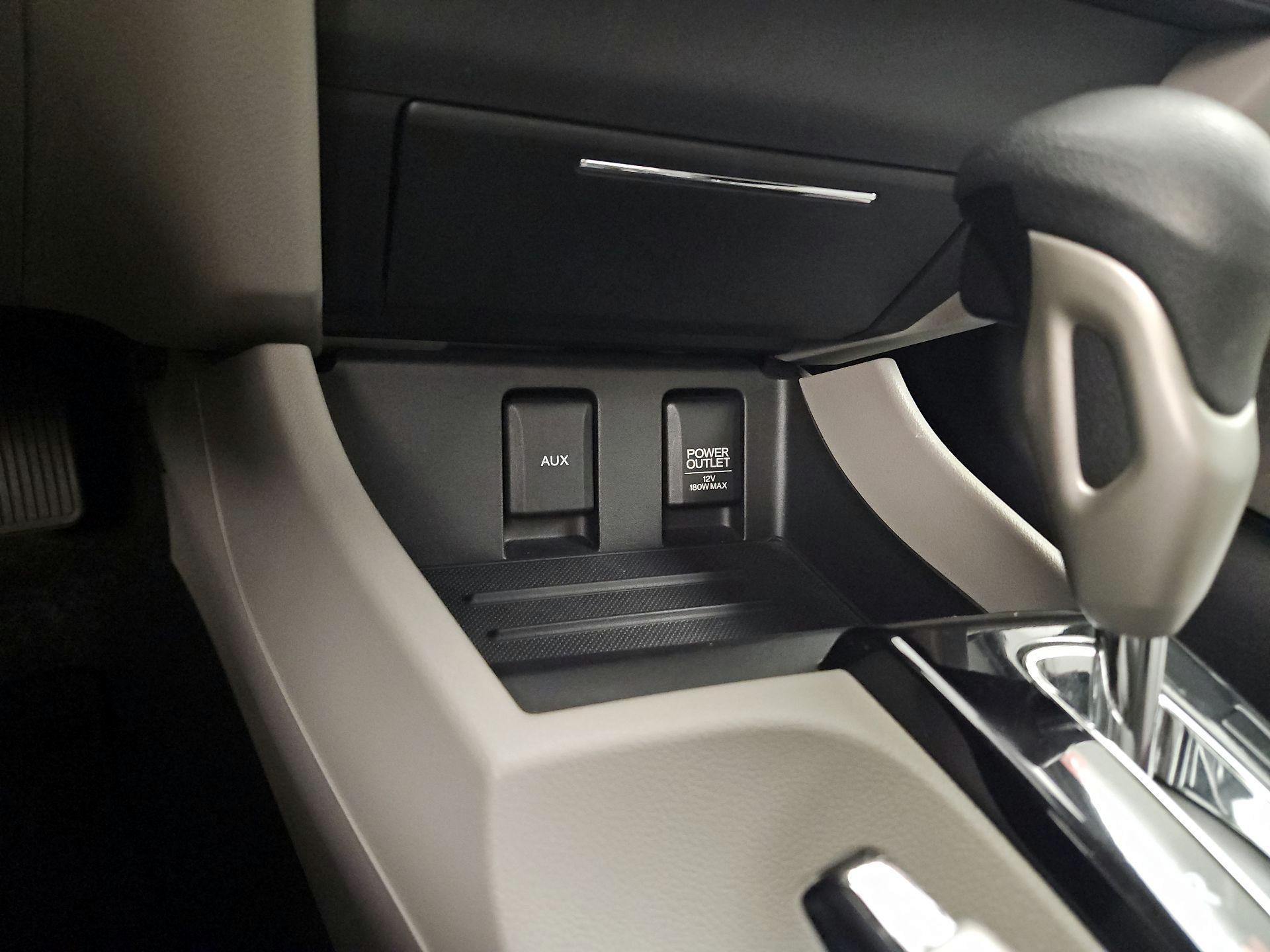 Thumbnail: 2014 Honda Civic - 18